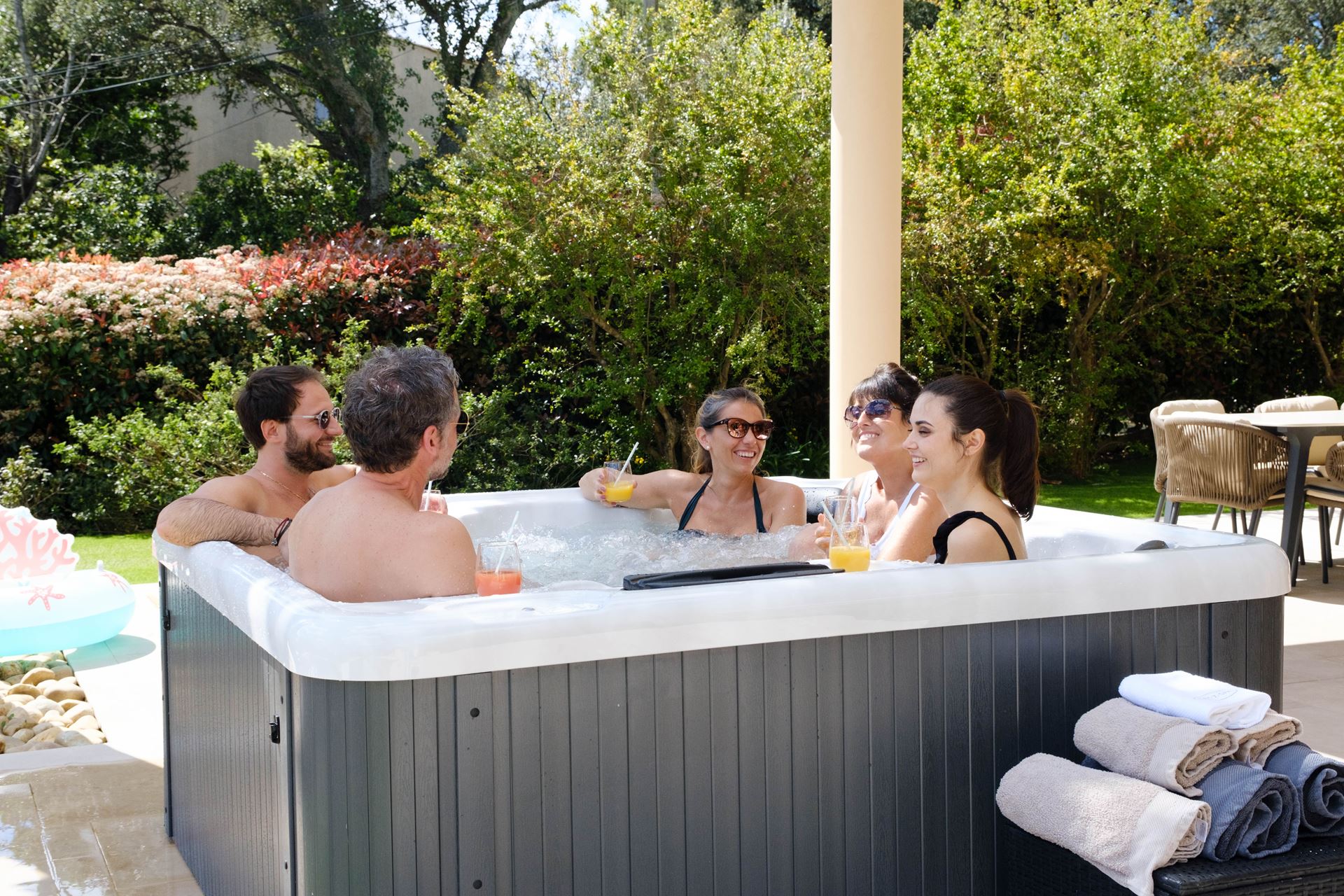 Bestway-Acryl-vaste-Hydrojet-spa-5-personen-12-jets-14-luchtstralen-200x200x78cm