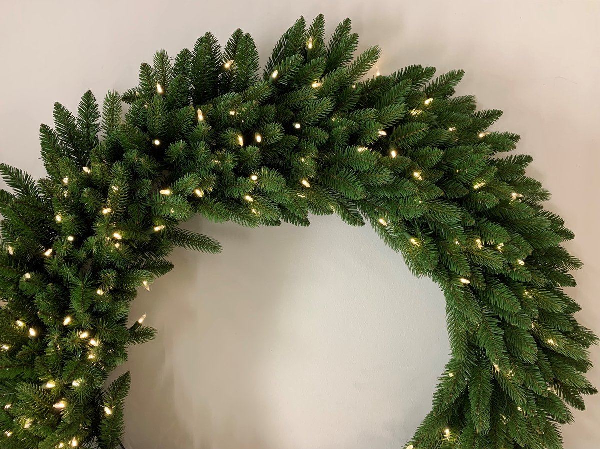 Grande-Fir-Wreath-d61cm-50L-Transfo