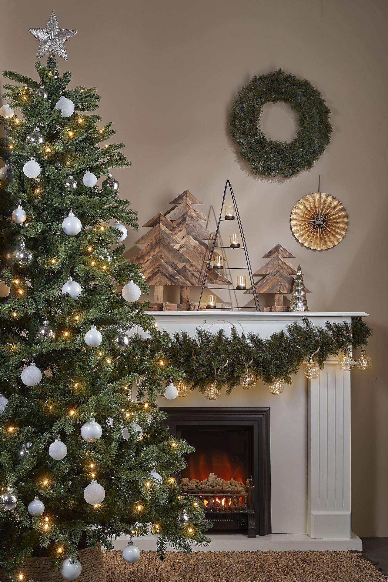 Kerstboom-Brampton-D142xH215cm-groen
