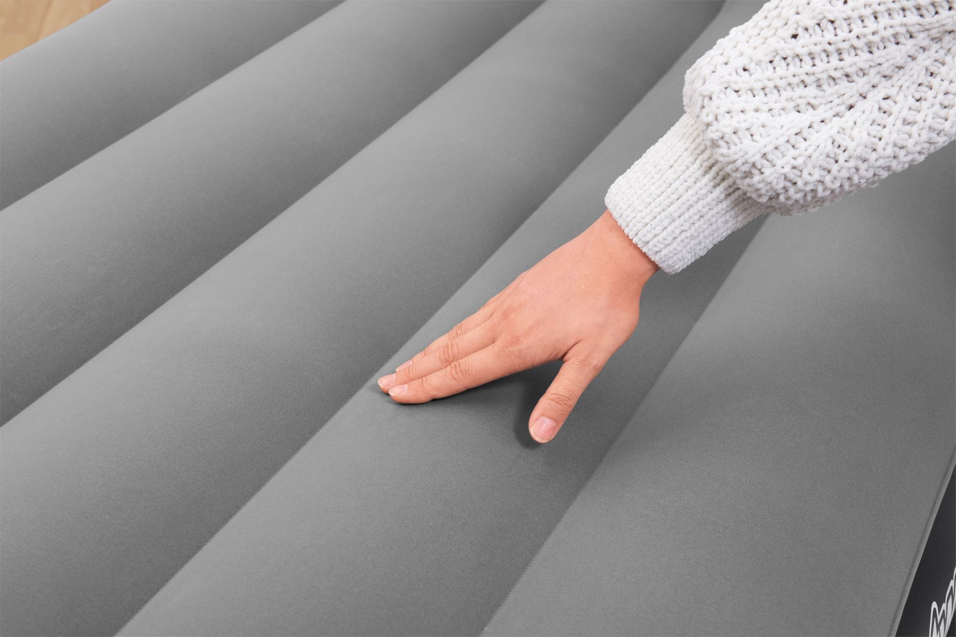 Bestway-1-91m-x-97cm-x-46cm-Tritech-Air-Mattress-Twin-Built-in-AC-pump