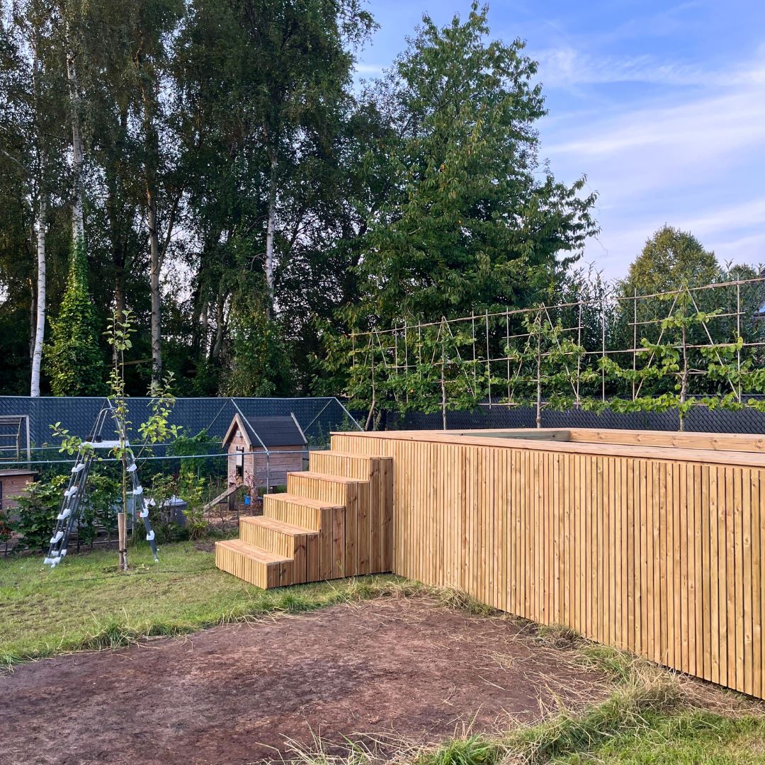 Simpool 4 - premium houten gesloten trap - B1396 x H1122 x D1454 mm Module-gesloten-trap-premium-voor-simpool-4