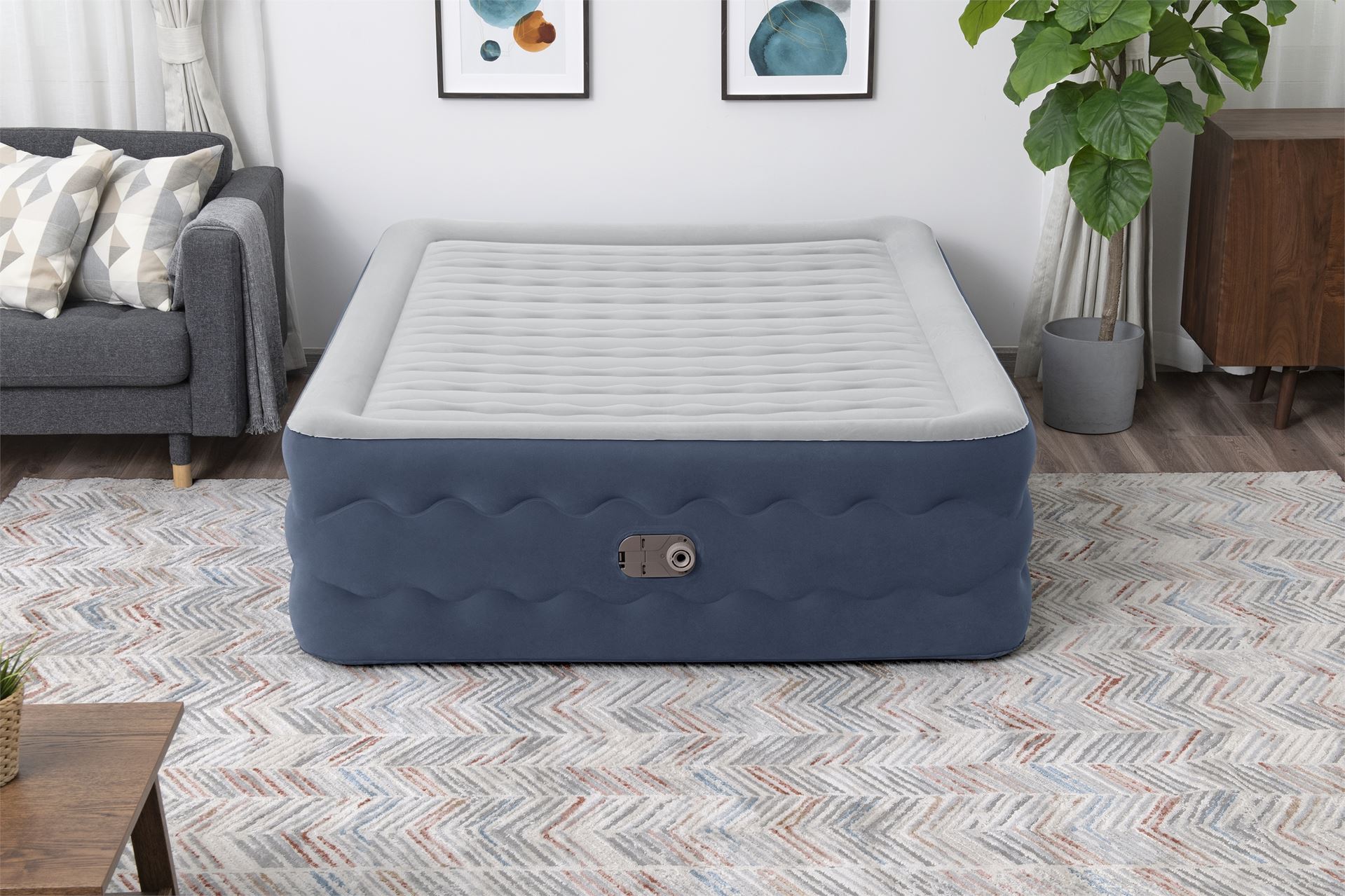 Bestway luchtbed 'Tritech Queen' - 203x152x51 cm - met zijkant, ingebouwde pomp - Luxe design blauw/wit Bestway-2-03m-x-1-52m-x-51cm-Tritech-Truleisure-Air-Mattress-Queen-Built-in-AC-pump
