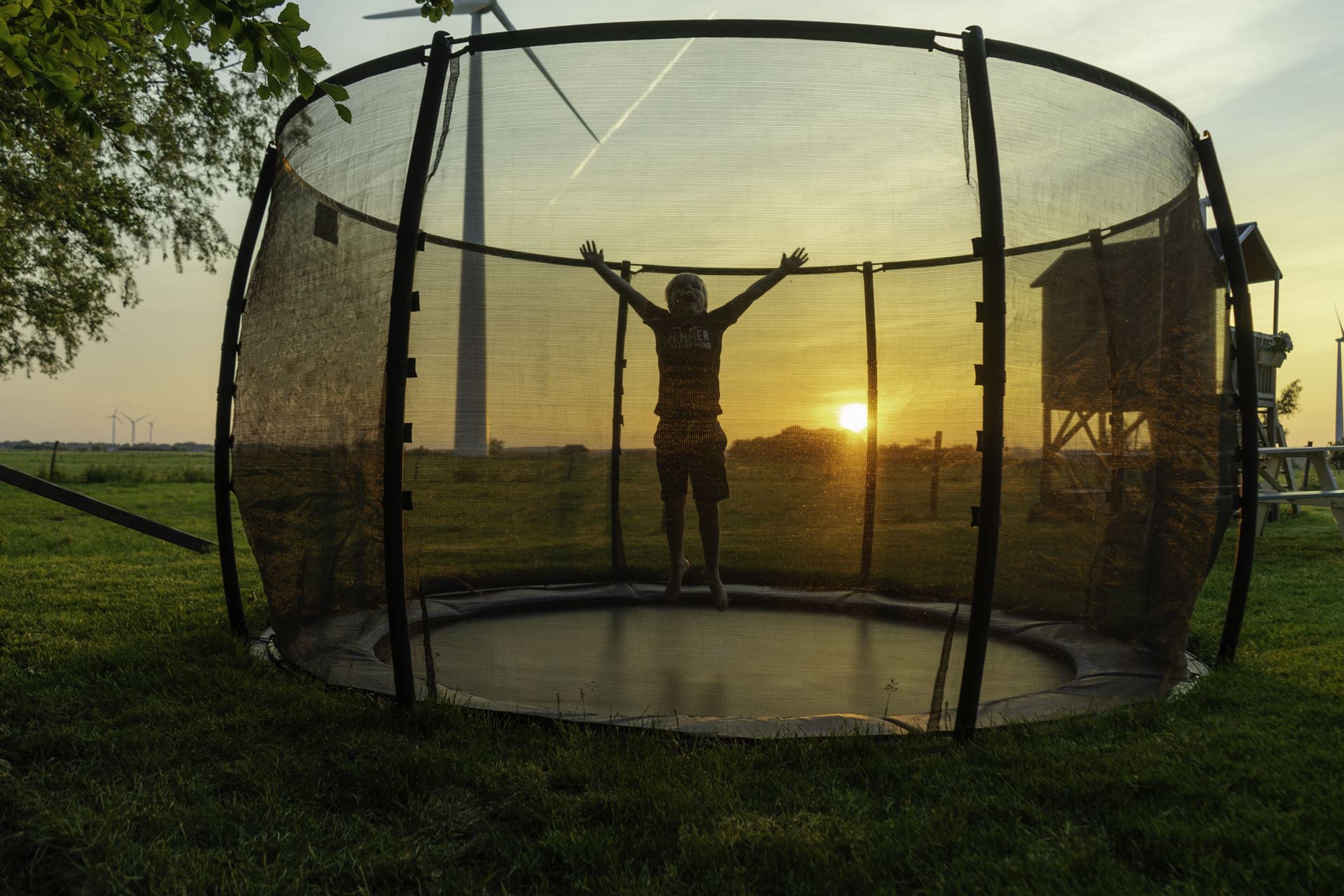 EXIT-Dynamic-groundlevel-trampoline-305cm-met-veiligheidsnet-zwart