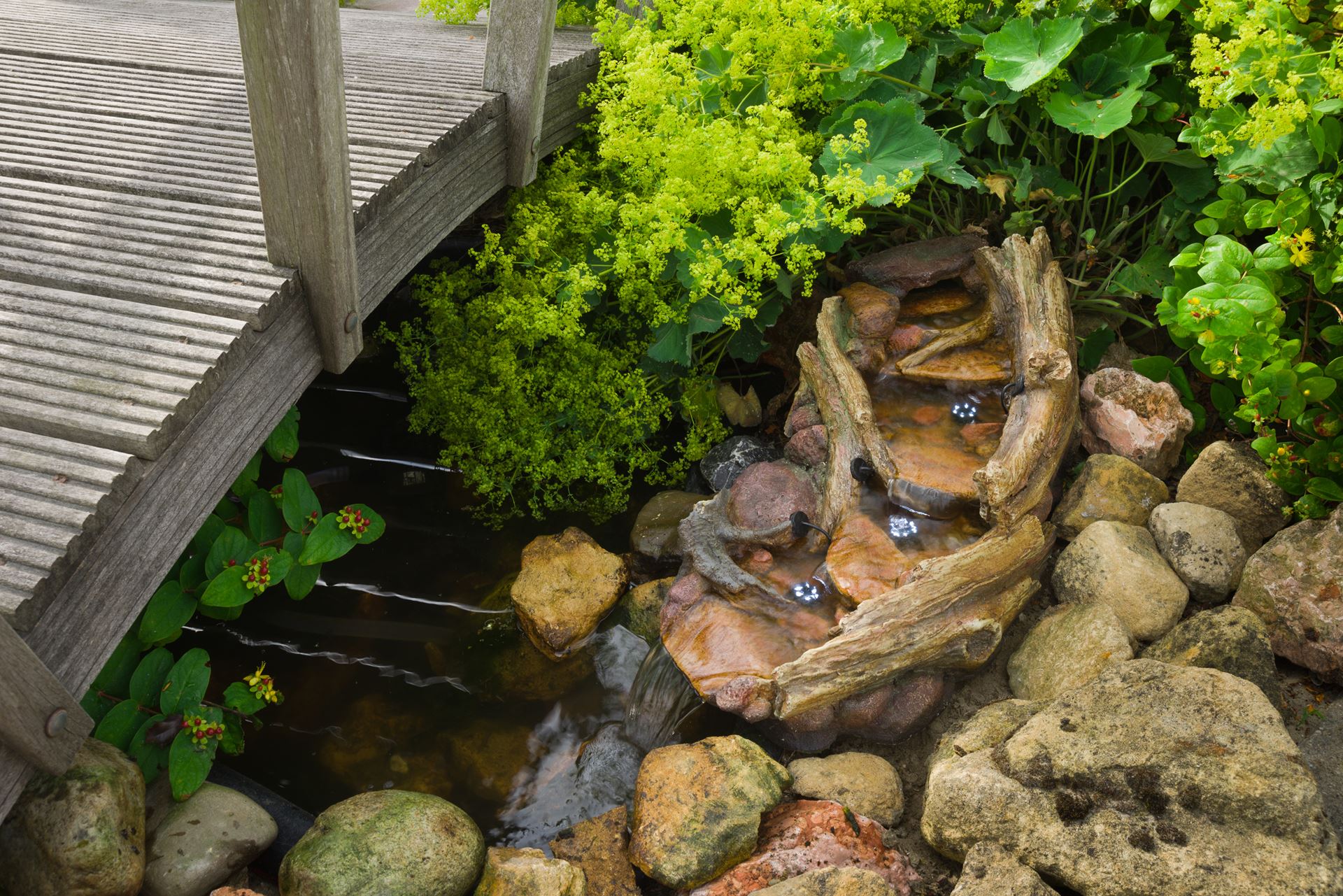 REVETON-bocht-rechts-waterval-polyresin-900l-h-transparante-slang-13-mm-x-3-m-3x-1x8-leds-wit-kleur-
