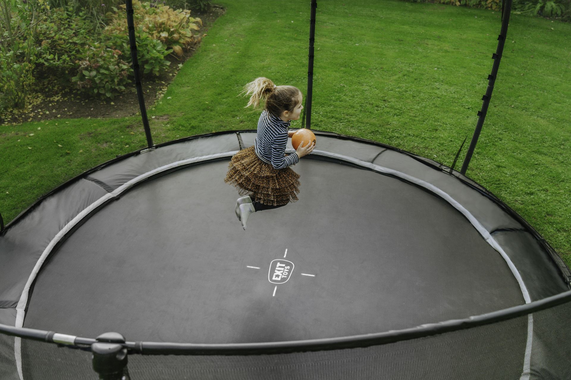 EXIT-Dynamic-groundlevel-trampoline-427cm-met-veiligheidsnet-zwart