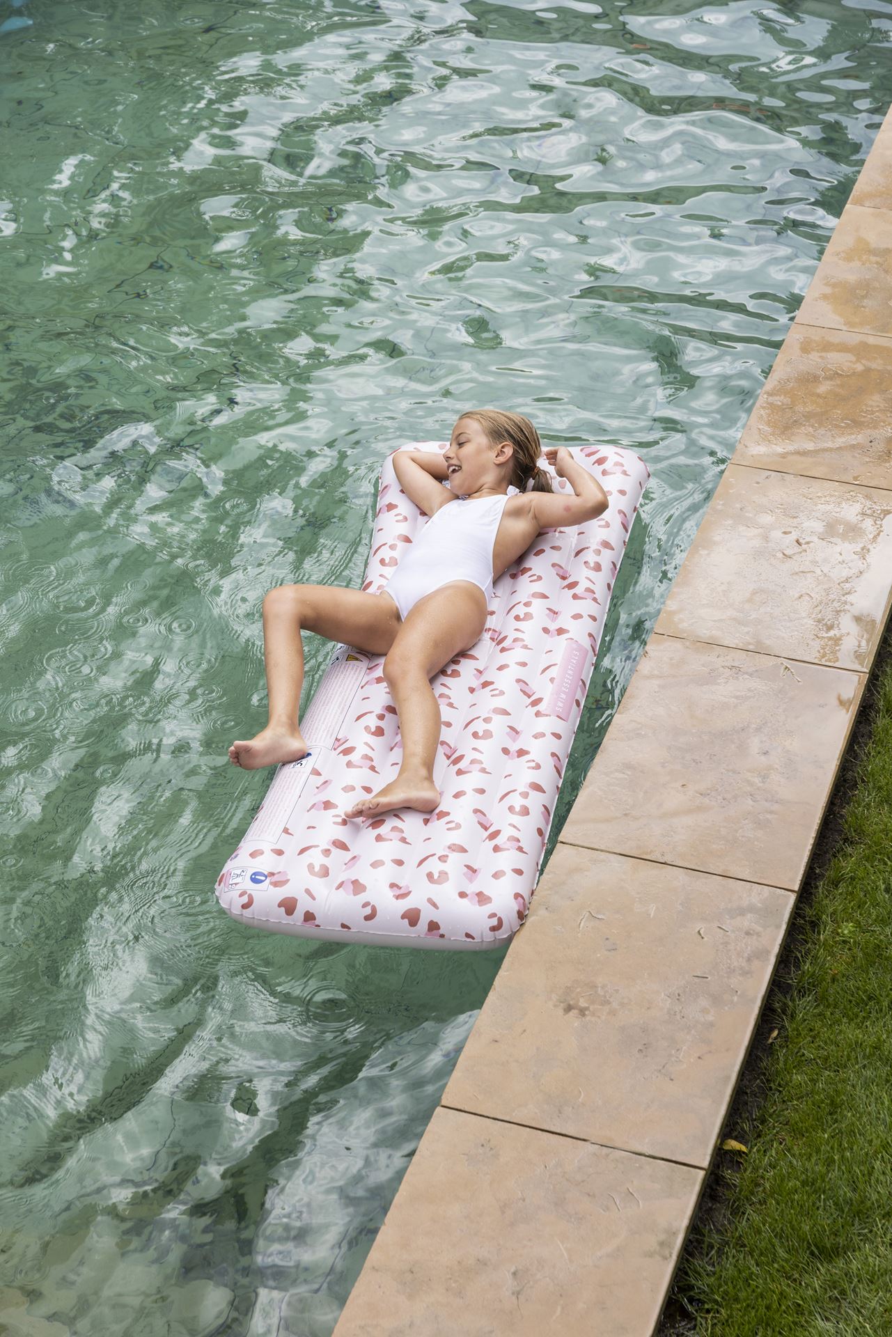 Luchtmatras-zwembad-oudroze-luipaardprint-luxe-versie