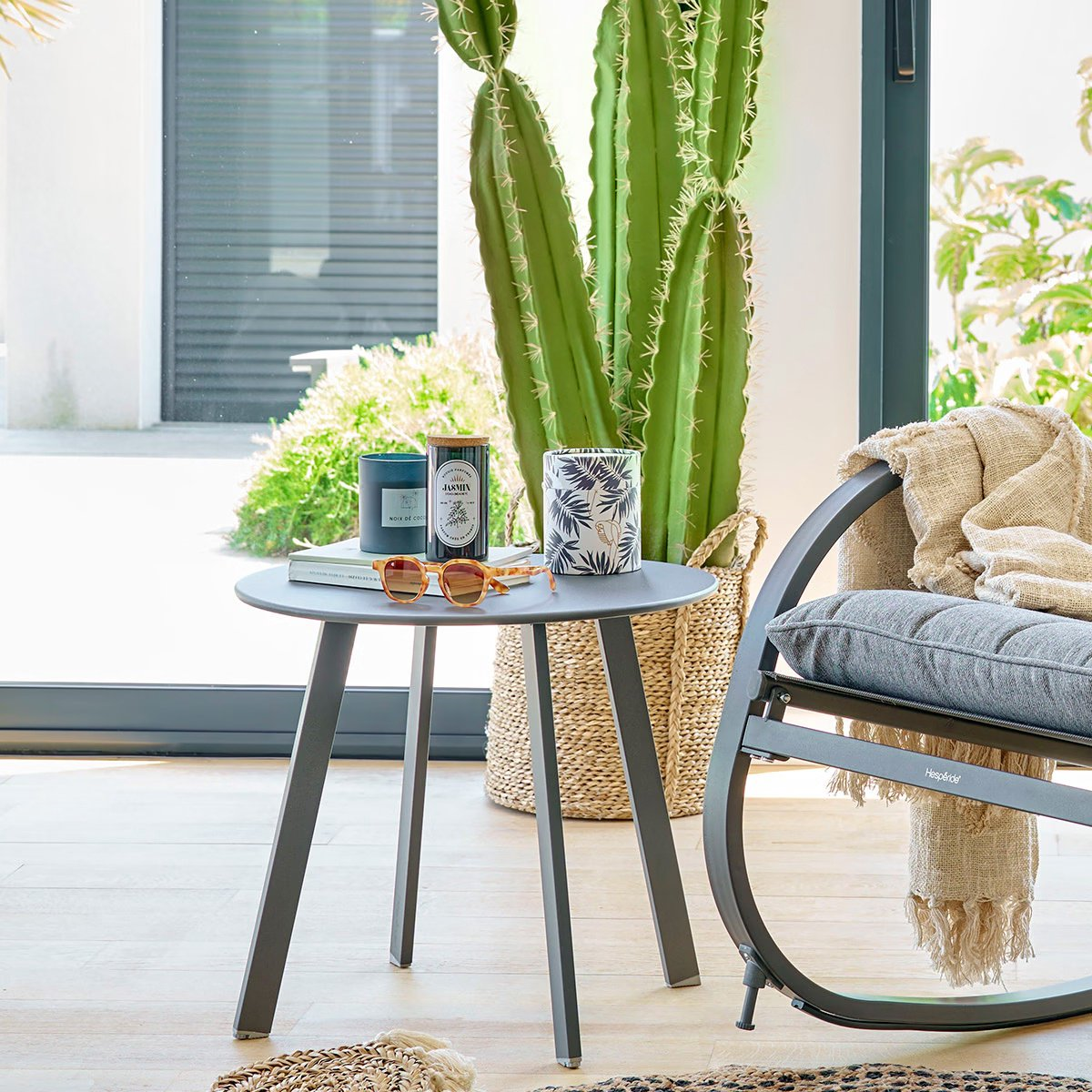 Hesperide Saona Side Table - Metal - Dark gray - D50 x H45 cm - For outdoors