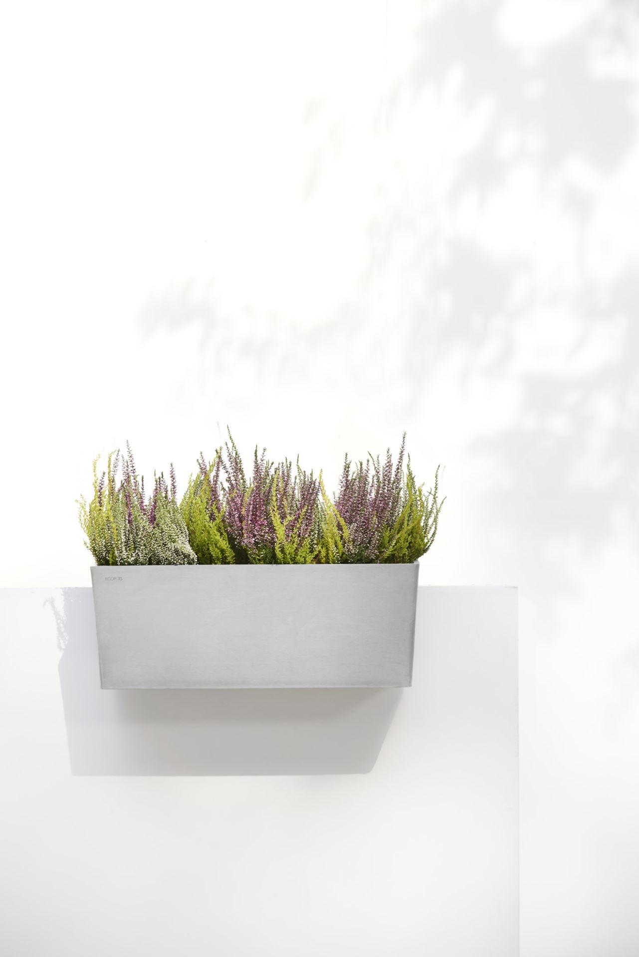 Ecopots-bruges-hanging-white-grey-LBH-55x20x21-cm-incl-waterreservoir