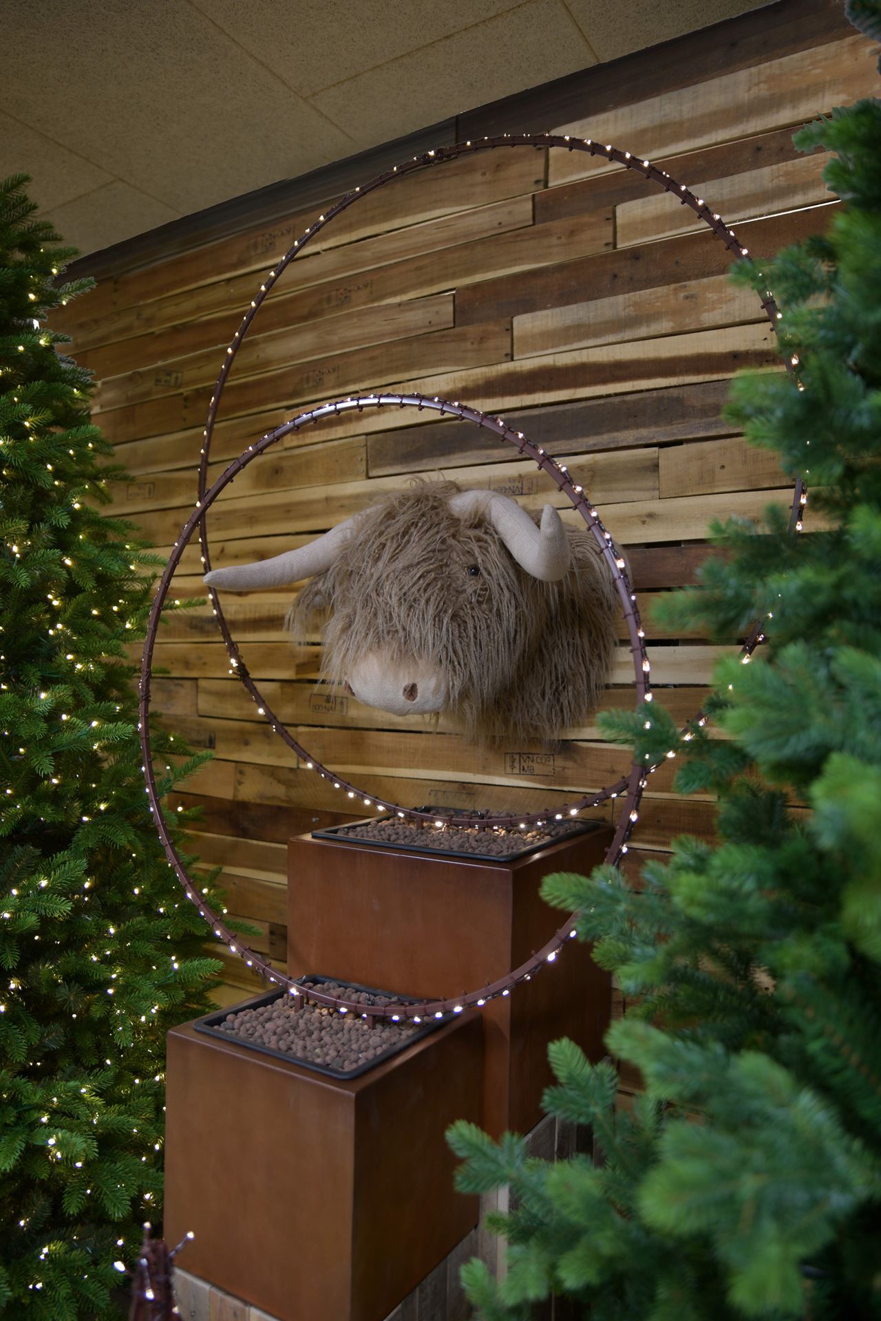 Hoop-Outdoor-foldable-w-stakes-d142cm-120L