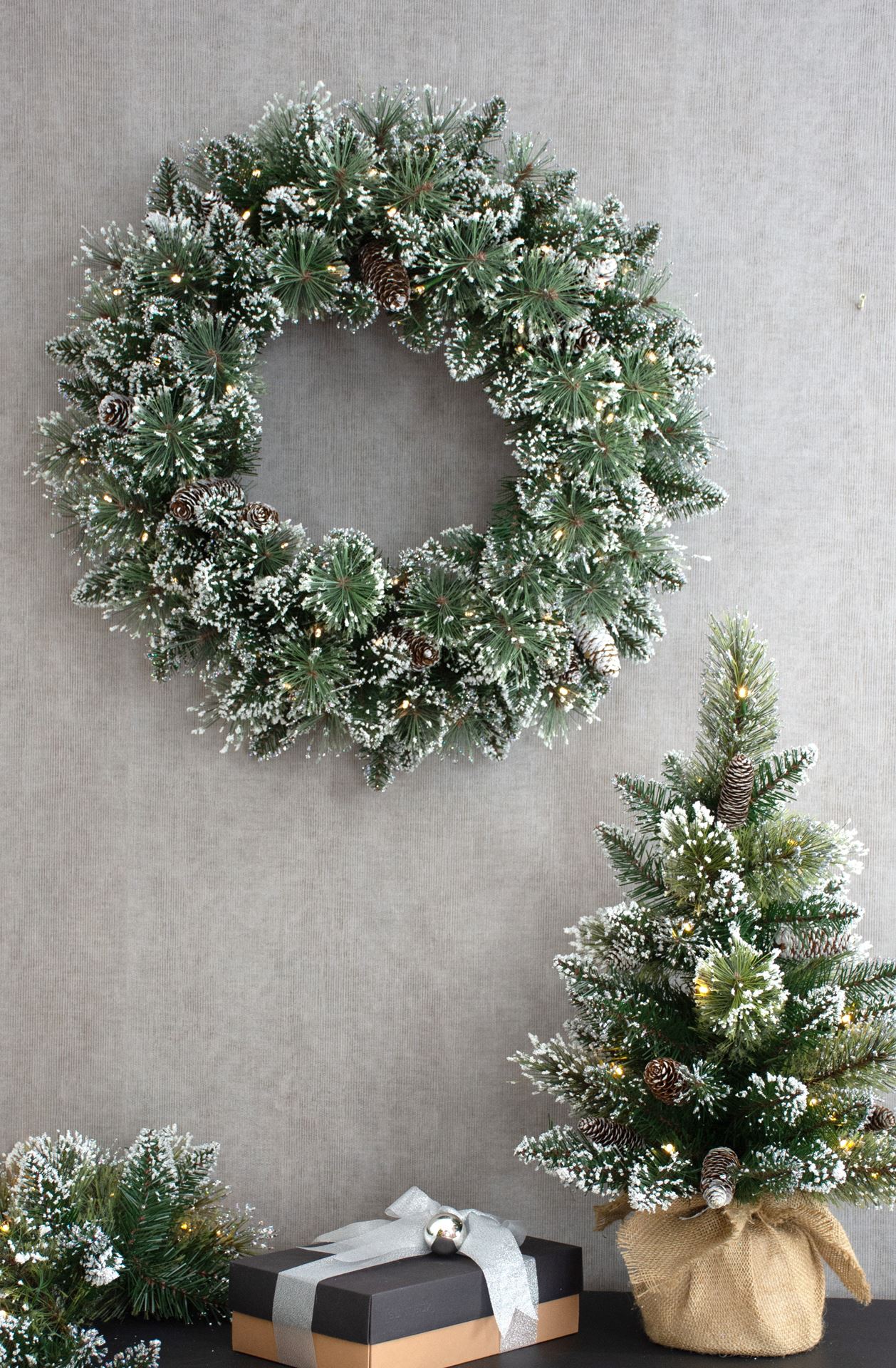 Glittery-Bristle-Wreath-15-cones-76cm-with-50-LED