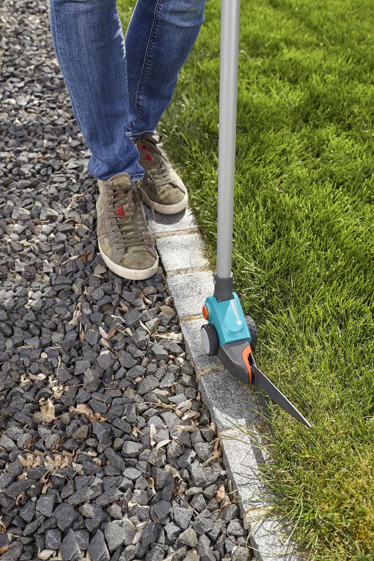 Comfort-grasschaar-met-lange-steel