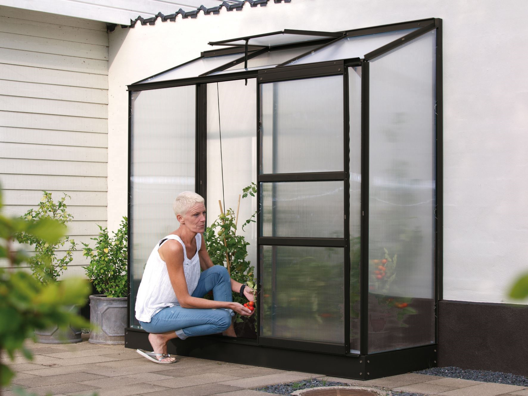 Vitavia Ida wall greenhouse 1.3m² with 4 mm polycarbonate - Black - With single sliding door (B61 cm) and foundation