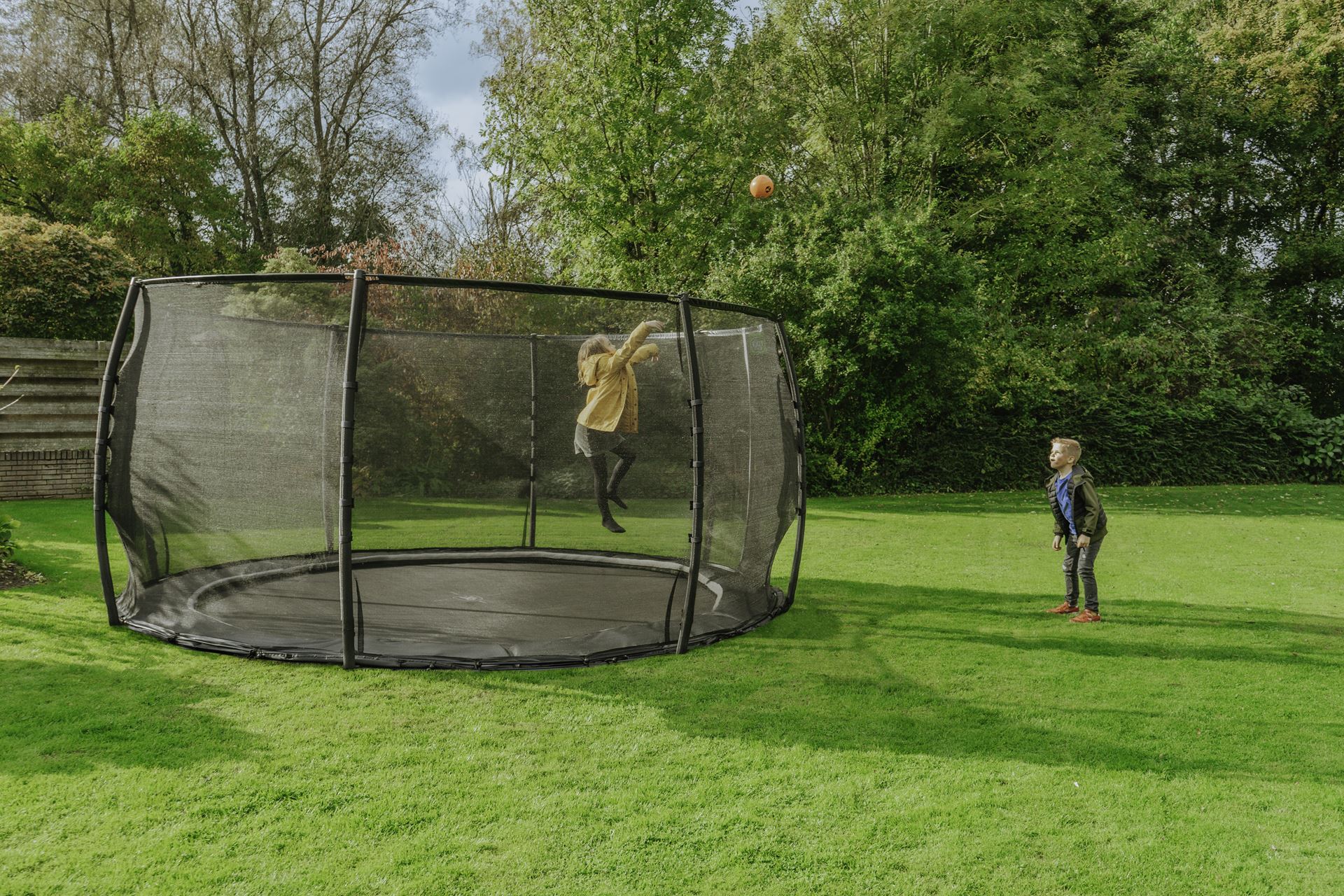 EXIT-Dynamic-groundlevel-trampoline-427cm-met-veiligheidsnet-zwart