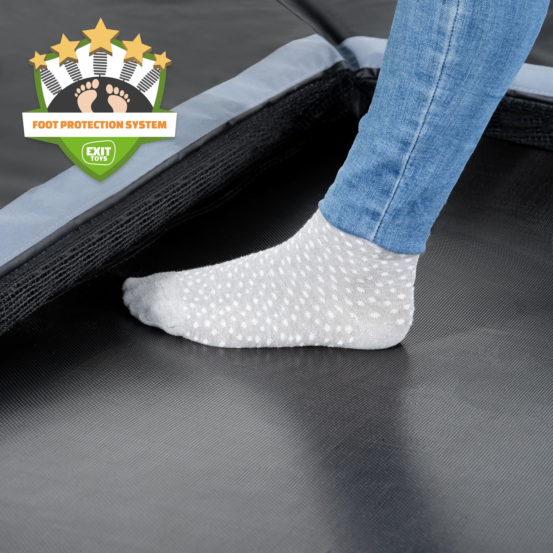 EXIT-Dynamic-groundlevel-trampoline-305x519cm-met-veiligheidsnet-zwart