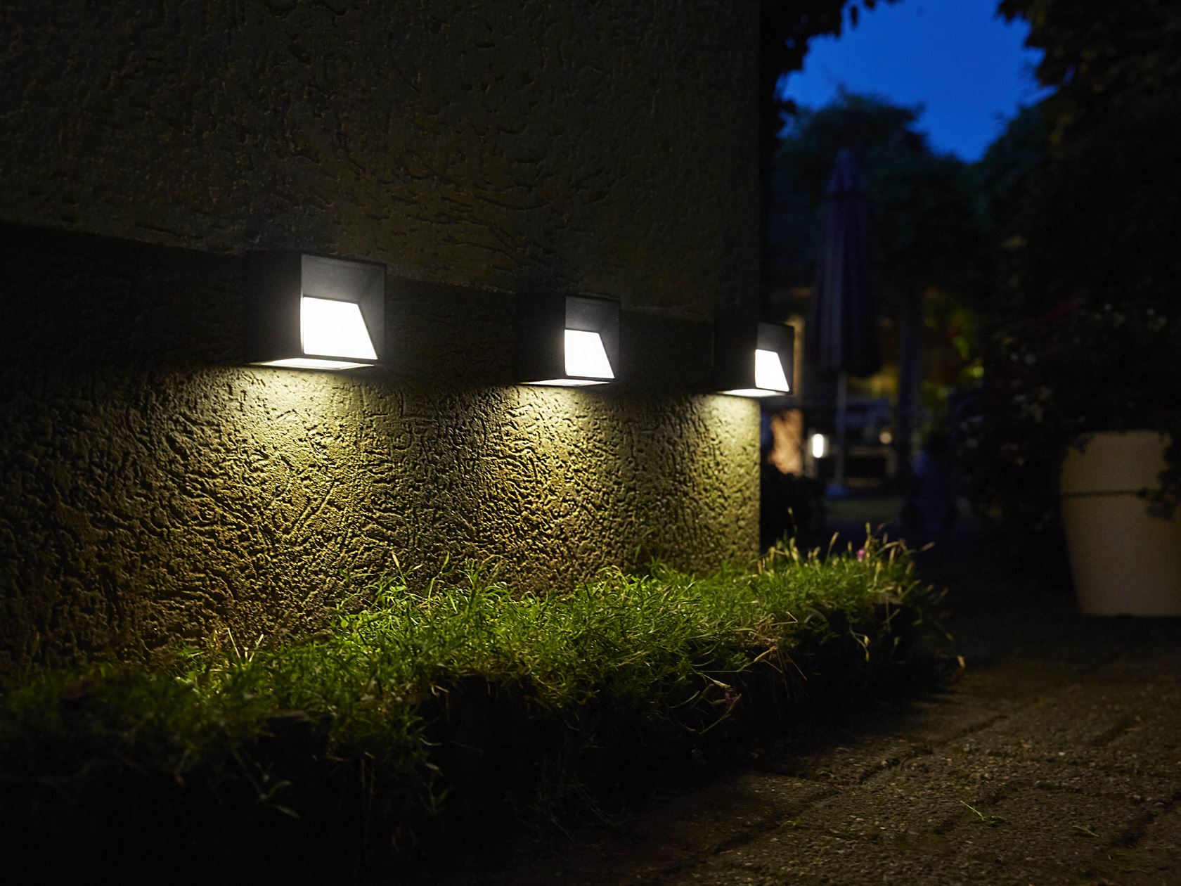 Tuinlamp-LED-intelligent-solar-skye-wandlamp-15-lumen