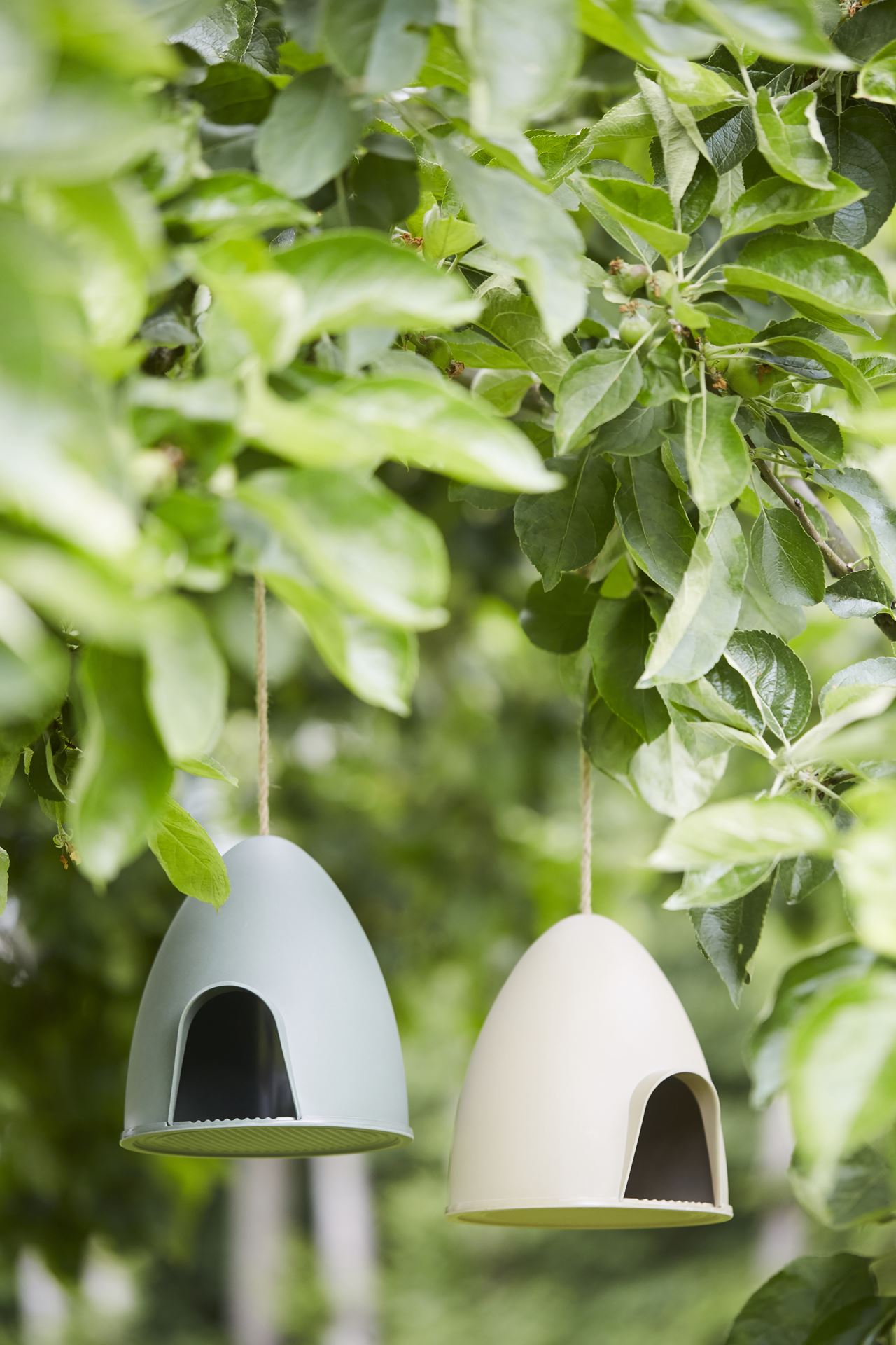 Point-Virgule-voederhuisje-voor-vogels-uit-bamboevezel-beige-18-2x17x18-7cm