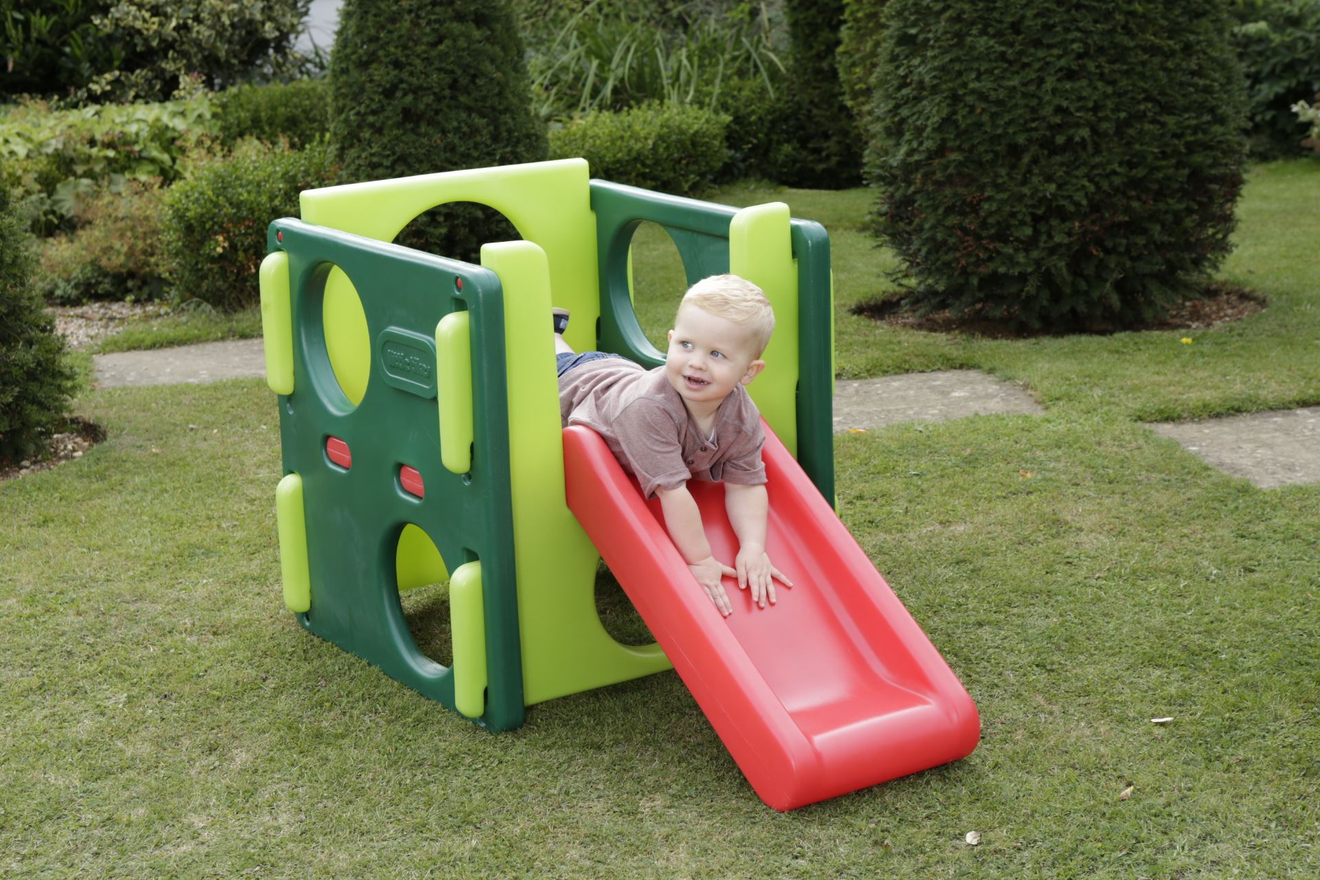 Little-Tikes-klimtoren-Evergreen-met-glijbaan-groen-rood
