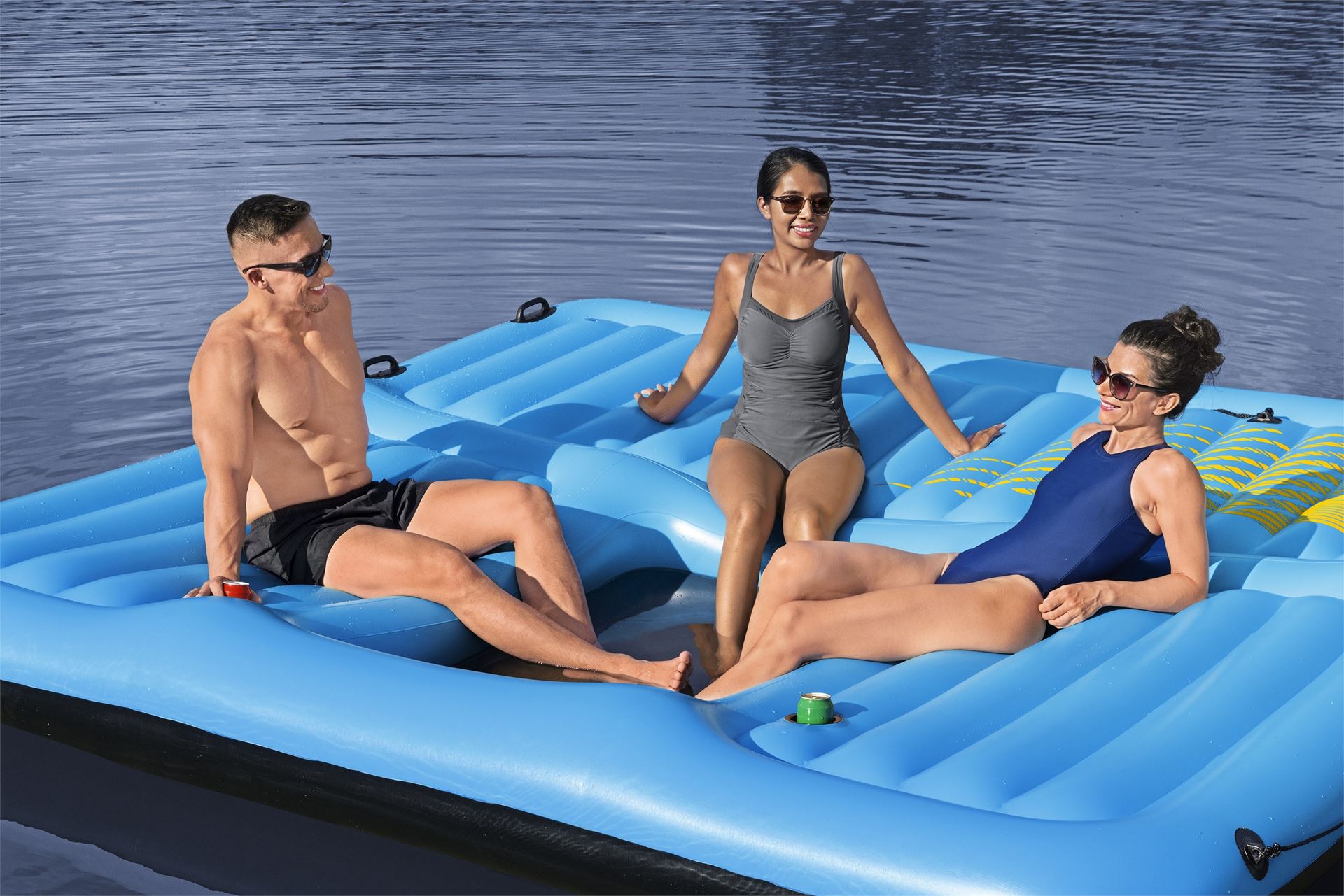 Bestway inflatable water slide with XL air mattress 'Summer Slide' - suitable for 5 people - L365 x B295 x H77 cm Hydro-force-mega-luchtbed-5-personen-met-slide-376x311cm