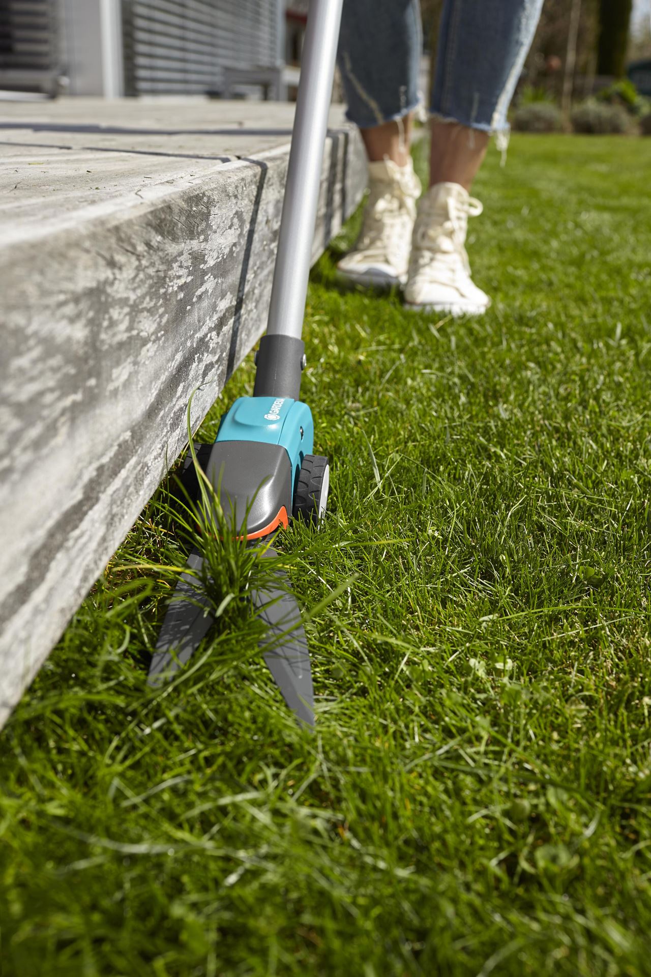 Comfort-grasschaar-met-lange-steel