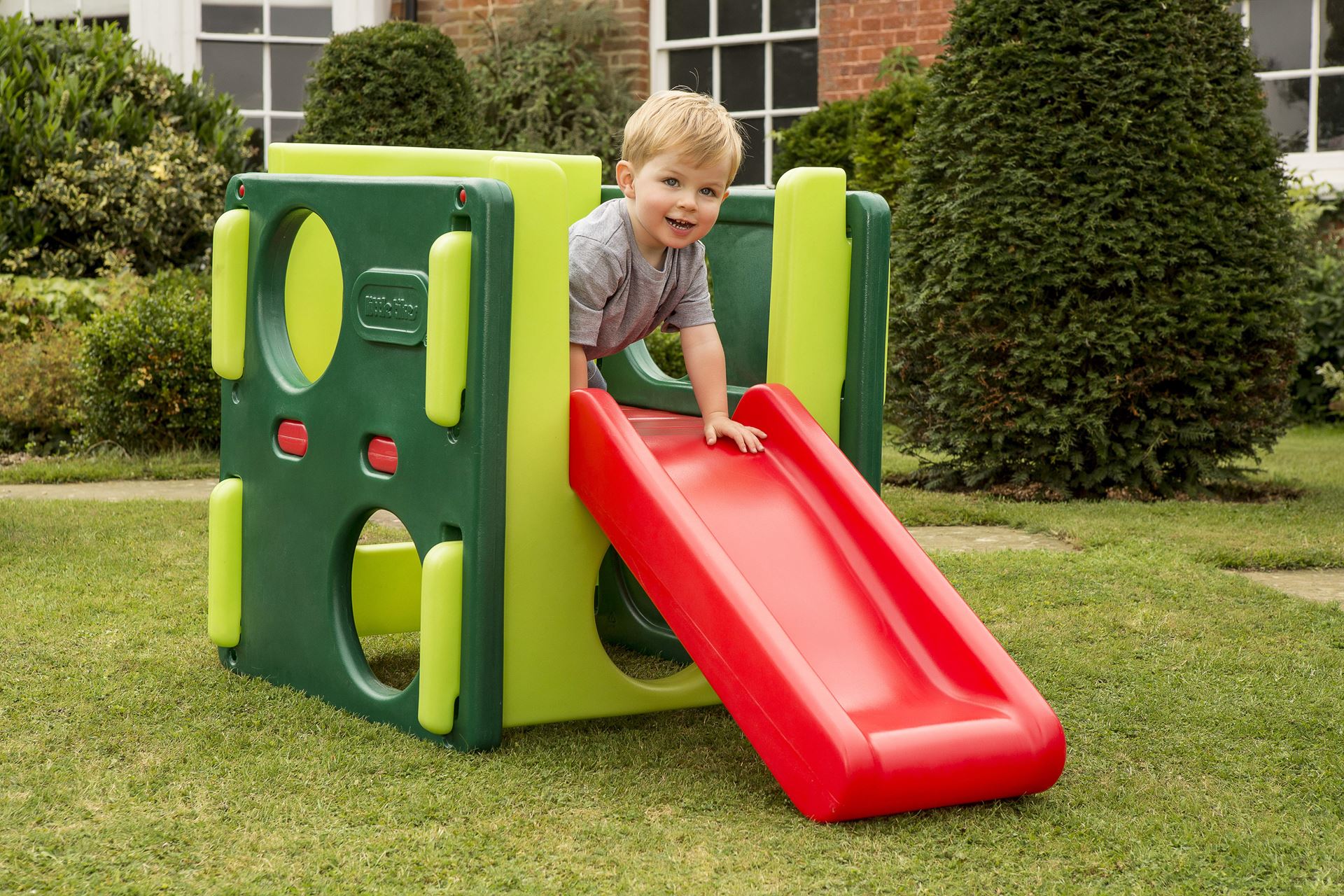 Little-Tikes-klimtoren-Evergreen-met-glijbaan-groen-rood