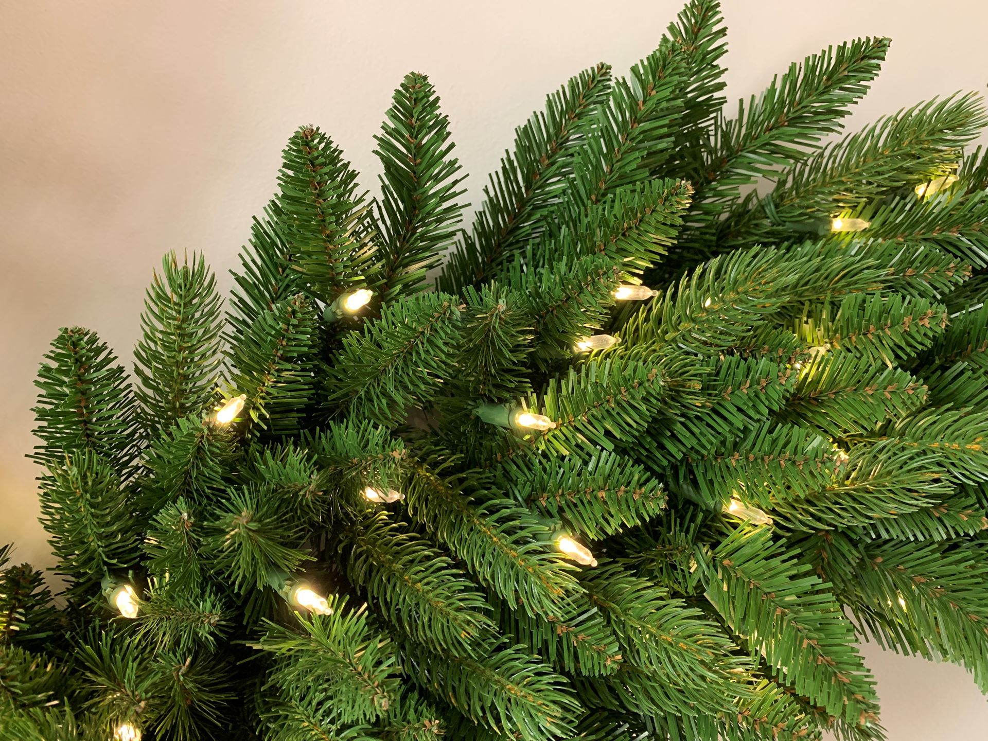 Grande-Fir-Wreath-d91cm-150L-transfo