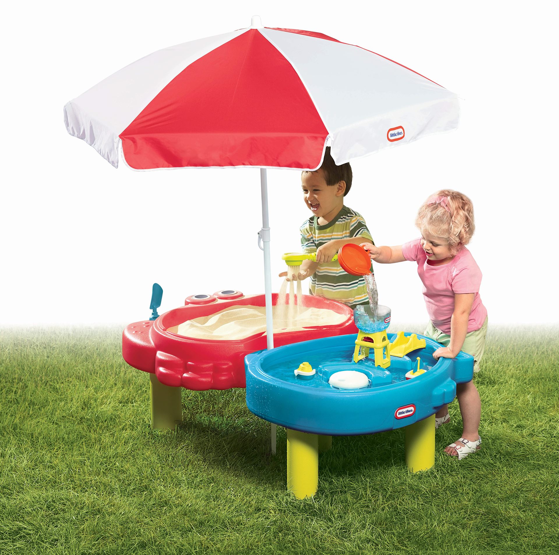 Little-Tikes-zand-en-watertafel-zee-met-parasol-en-accessoires