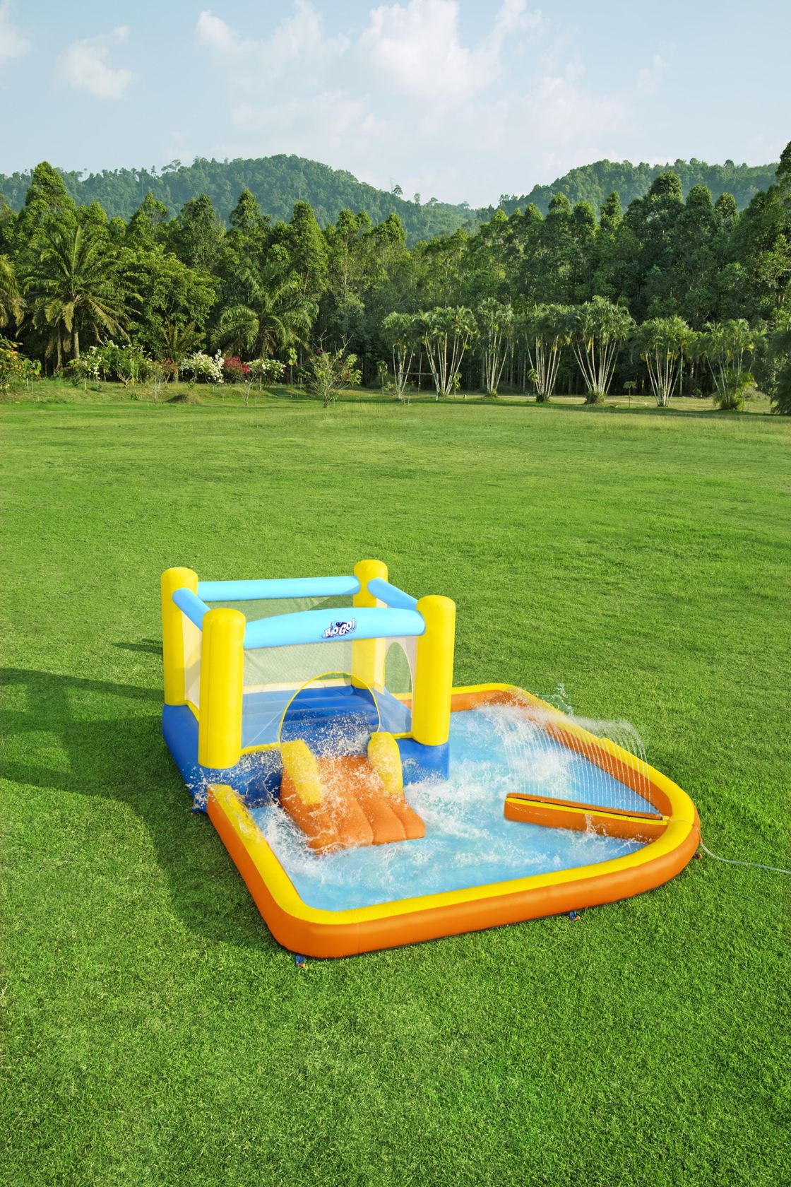 3-65m-x-3-40m-x-1-52m-Beach-Bounce-Water-Park