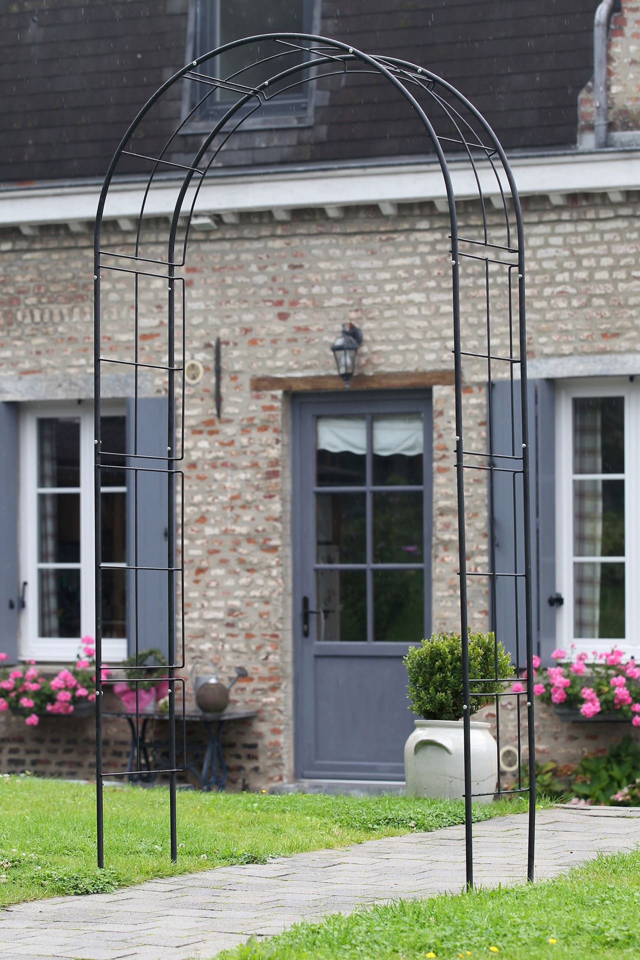 Metalen-rozenboog-zwart-H229x113x38cm