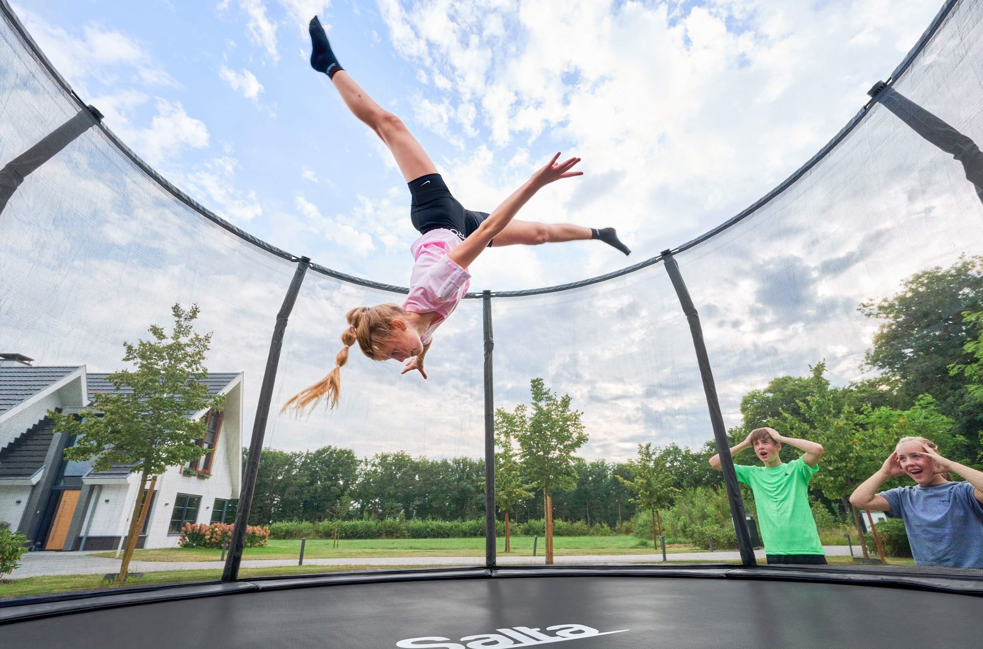 Salta-Premium-Black-Pro-430cm