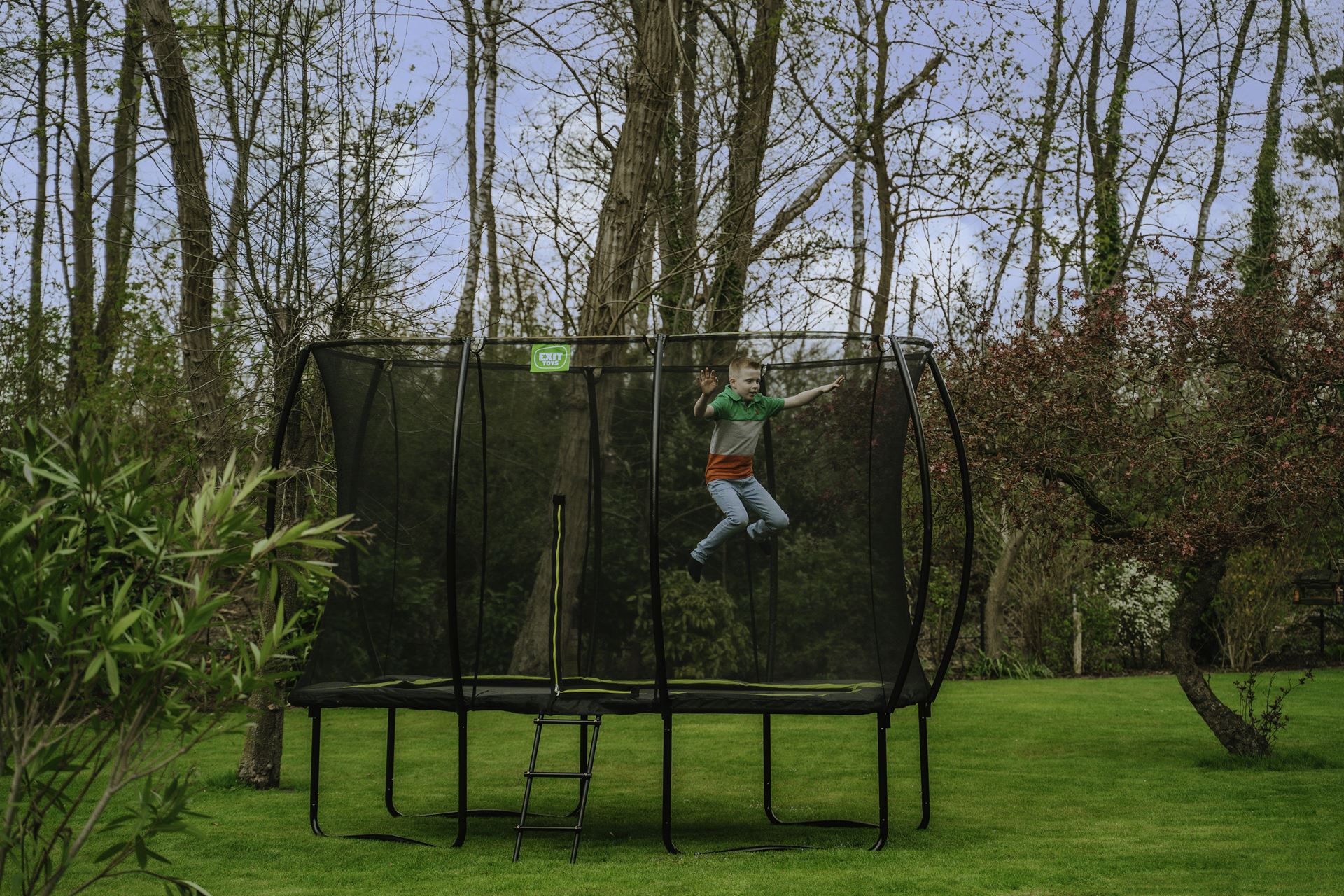 EXIT-Silhouette-trampoline-244x366cm-zwart