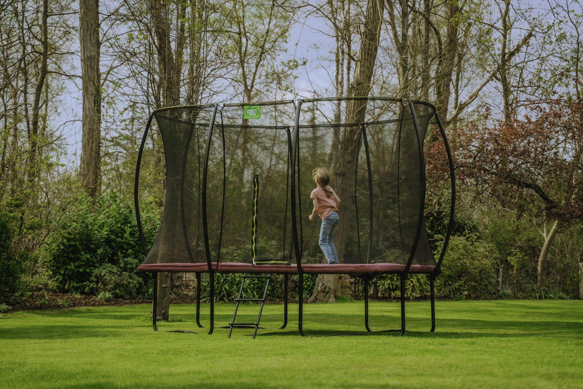 EXIT-Silhouette-trampoline-214x305cm-roze