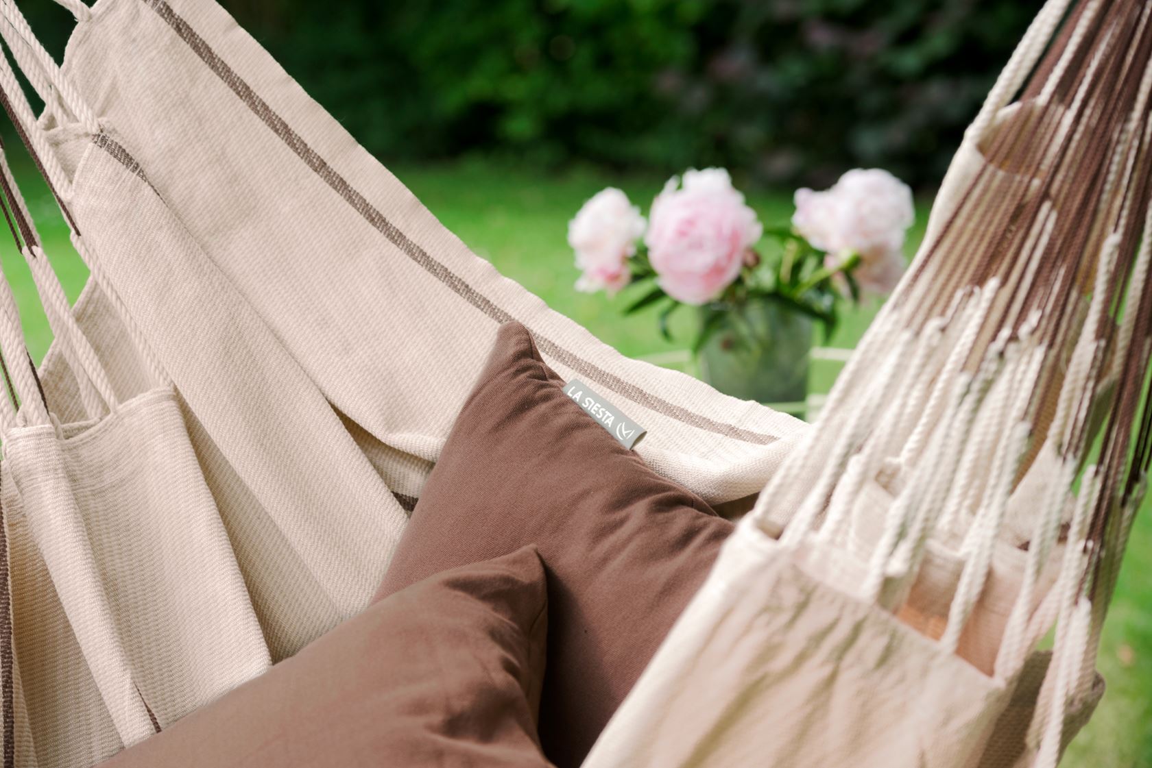 LA-SIESTA-Modesta-Arabica-Organic-Cotton-Hammock-Pillow