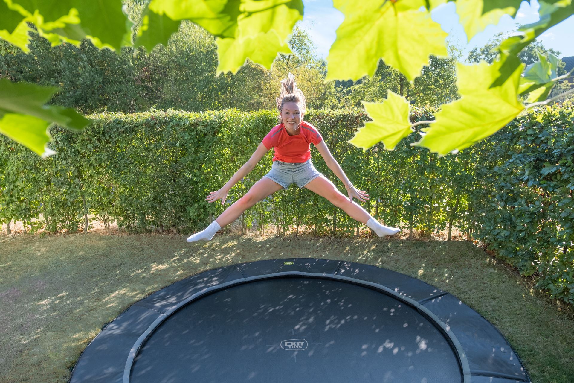 EXIT-Dynamic-groundlevel-sports-trampoline-366cm-zwart