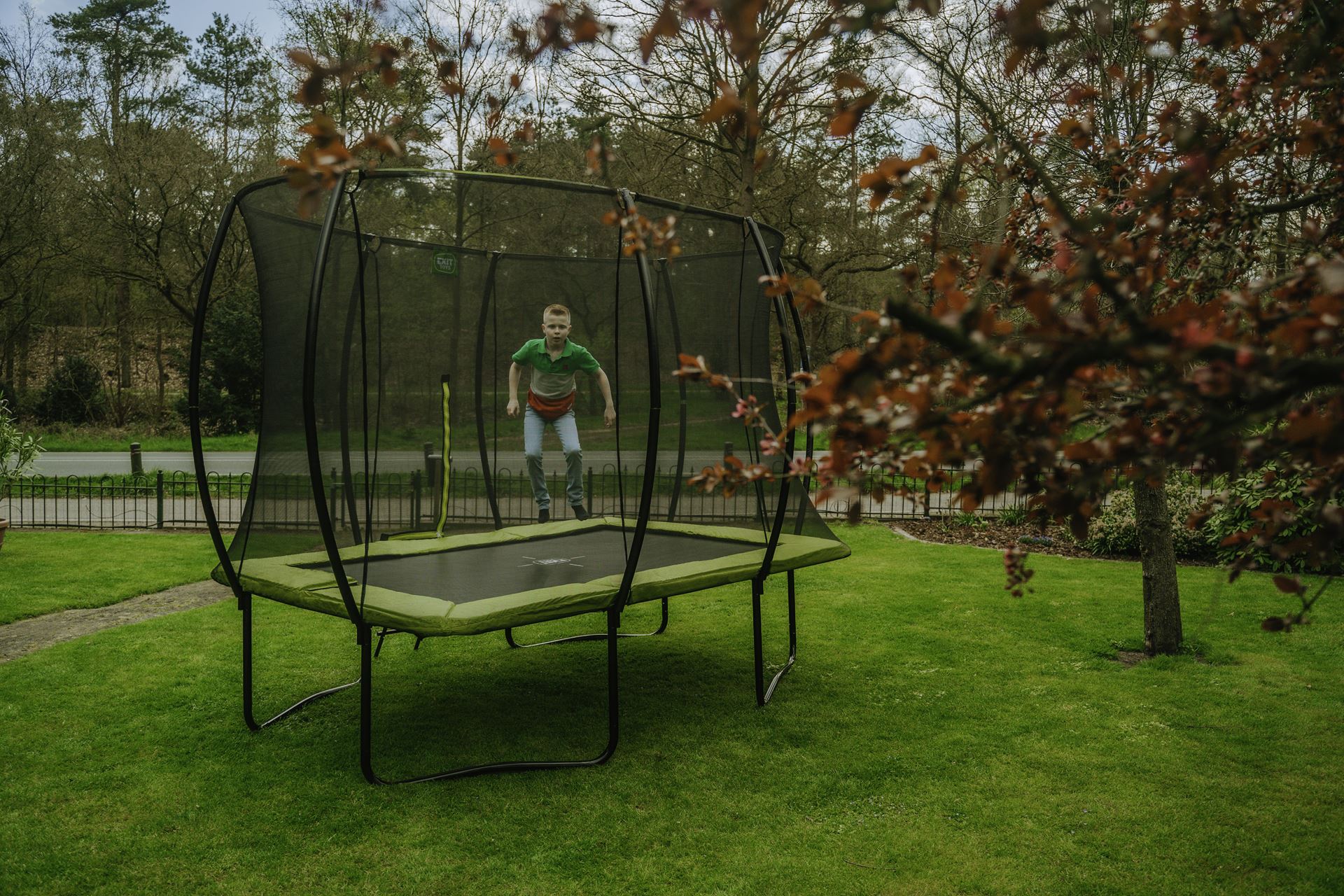 EXIT-Silhouette-trampoline-214x305cm-groen