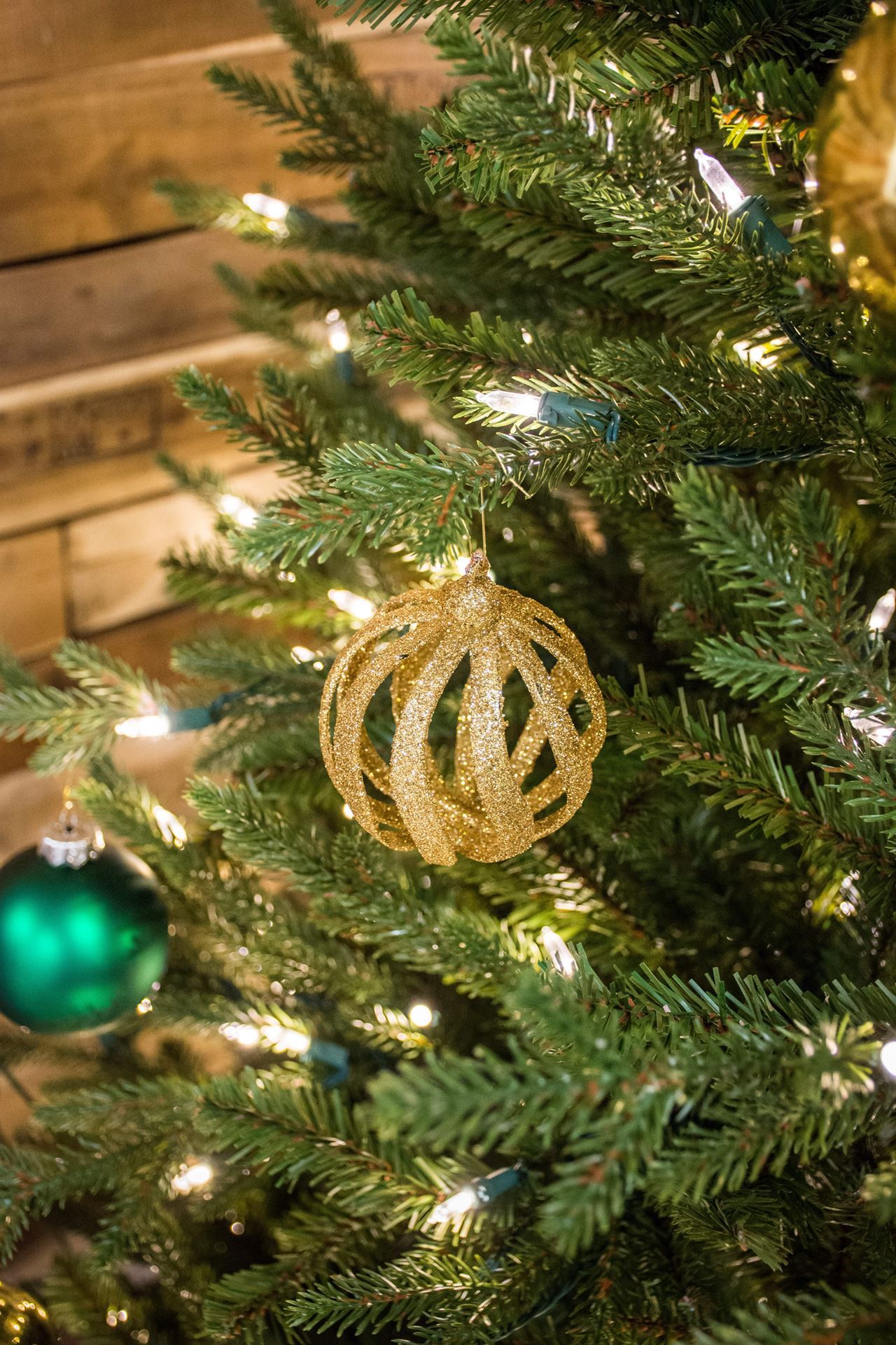 Arkansas-Dark-Green-PE-Wooden-LB-Base-h122cm