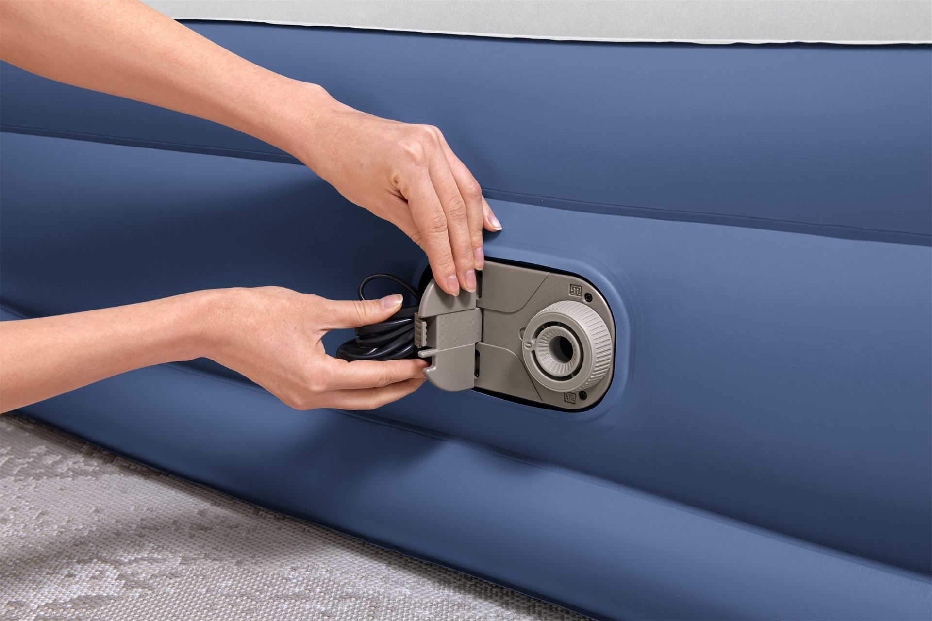 Bestway airbed 'Tritech Queen' - 203x152x46 cm - with side, built-in pump, deflating valve and pillow - blue/gray Bestway-2-03m-x-1-52m-x-46cm-Tritech-Air-Mattress-Queen-Built-in-AC-Pump