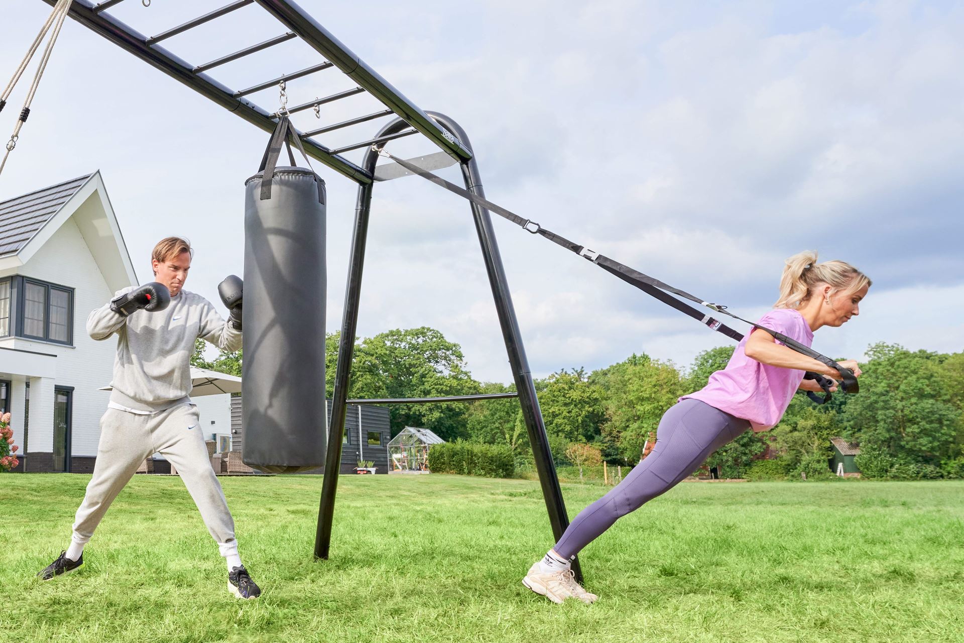 Salta-Playfit-Monkeybar-L-Set-2-260-x150-x-245-Incl-climbing-rope-swing-suspension-bands