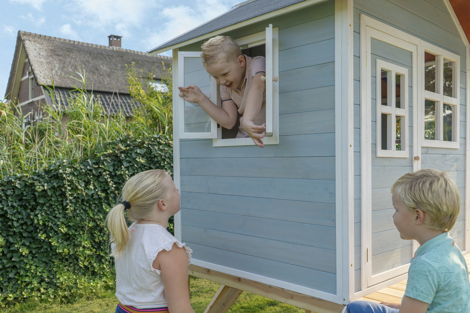 EXIT-Loft-500-houten-speelhuis-blauw