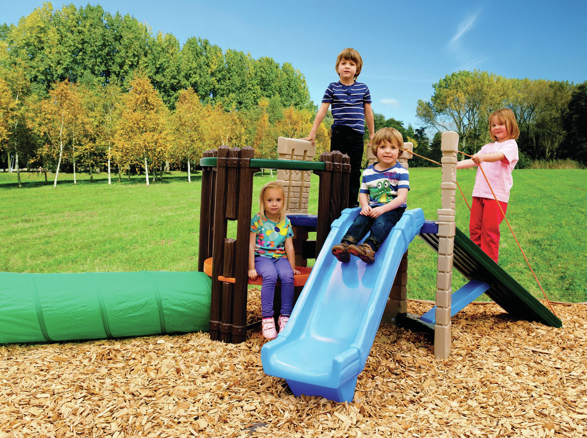 Little-Tikes-klimtoren-met-glijbaan-en-speeltunnel-Evergreen-