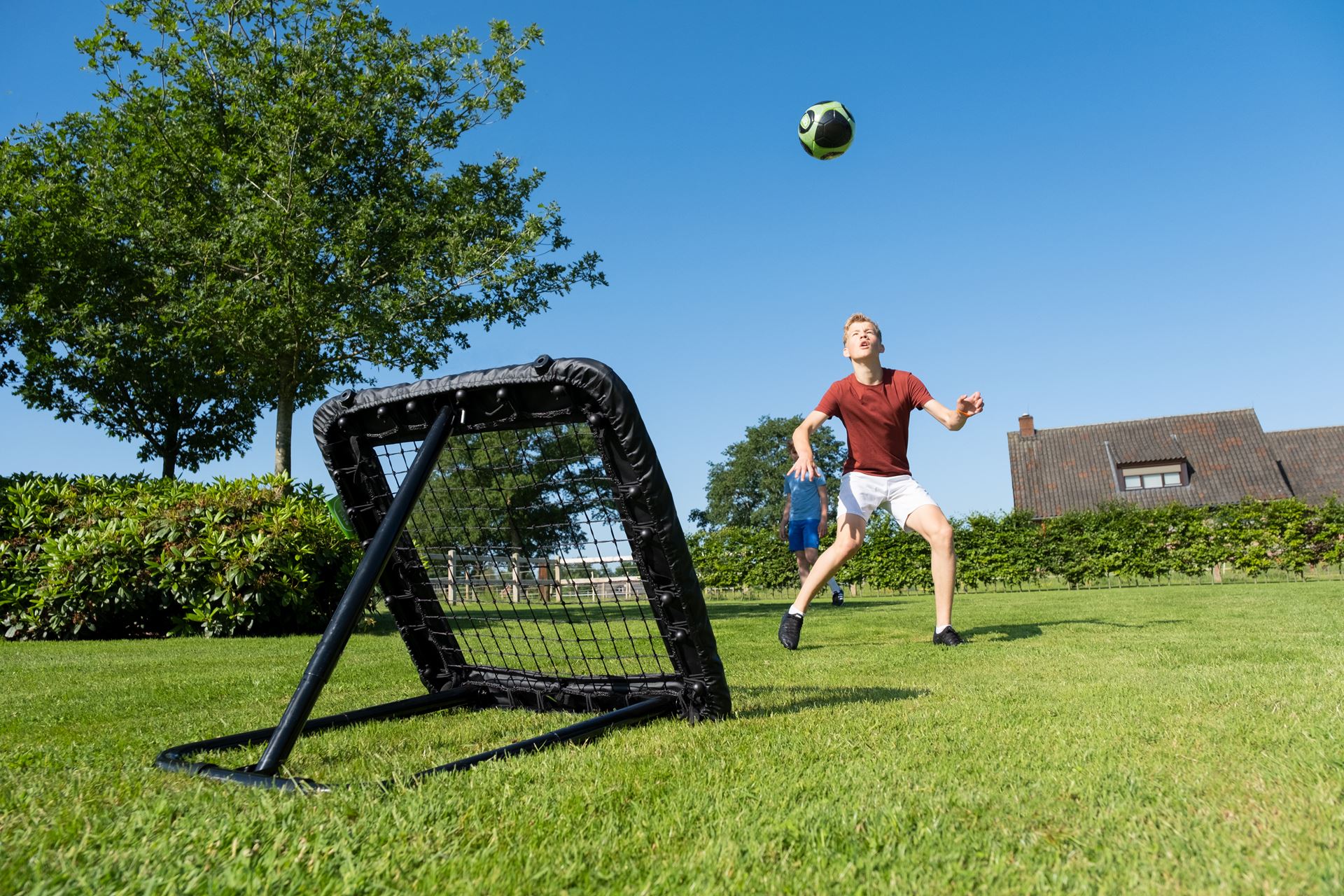 EXIT-Kickback-multisport-rebounder-M-84x84cm