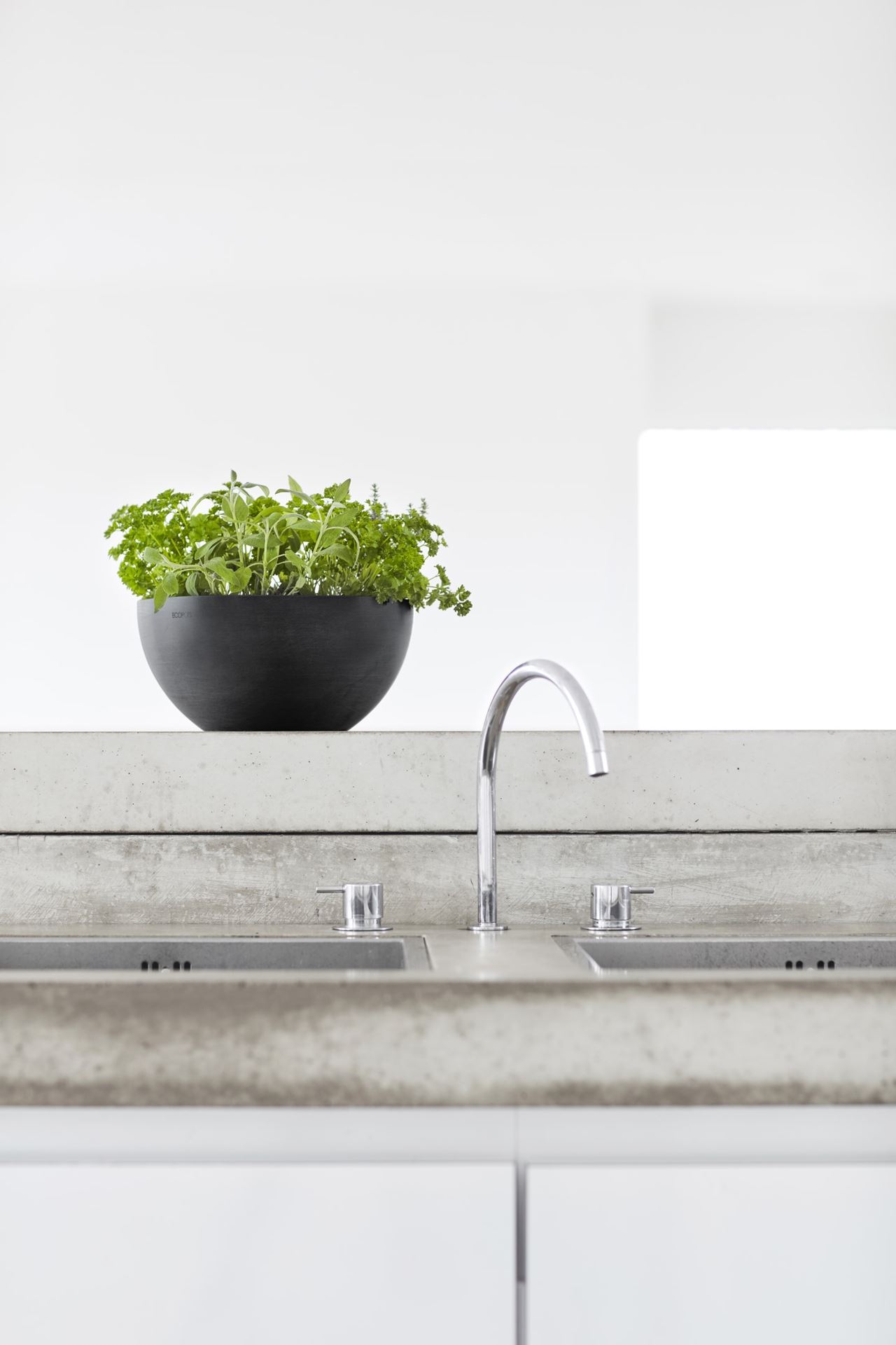 Ecopots-brussels-dark-grey-25-cm-H12-cm