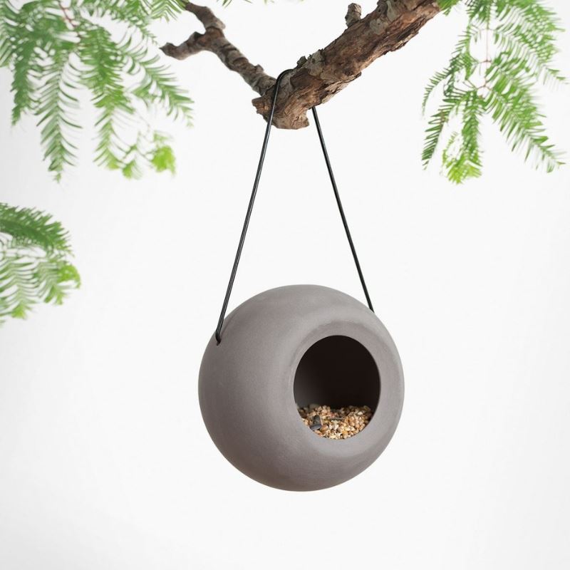 Singing-friend-Lisa-grijs