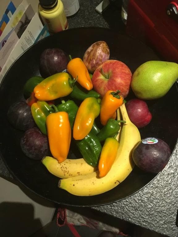 ripening with banana in fruitbowl