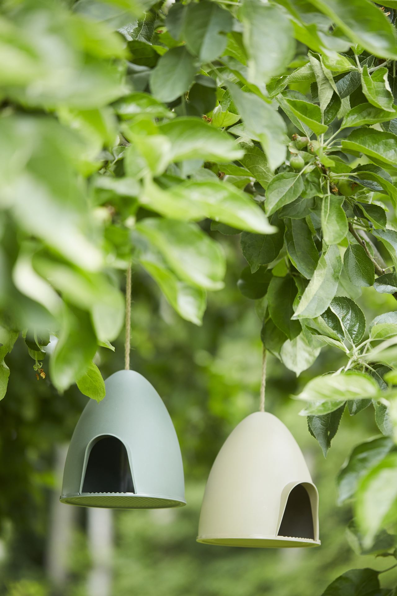 Point-Virgule-voederhuisje-voor-vogels-uit-bamboevezel-beige-18-2x17x18-7cm