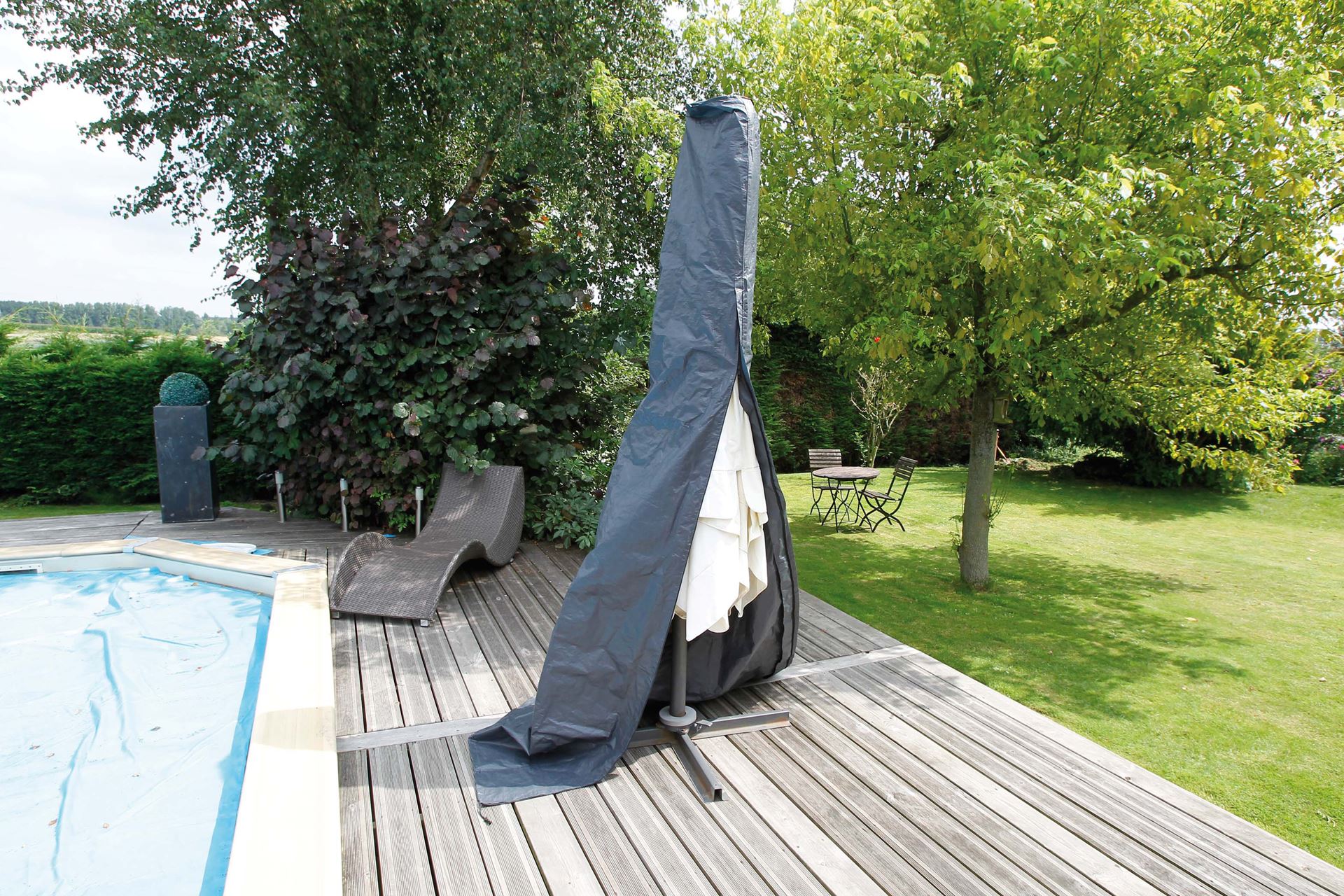 Beschermhoes-voor-parasol-grijs-PE-H202x-27-42cm