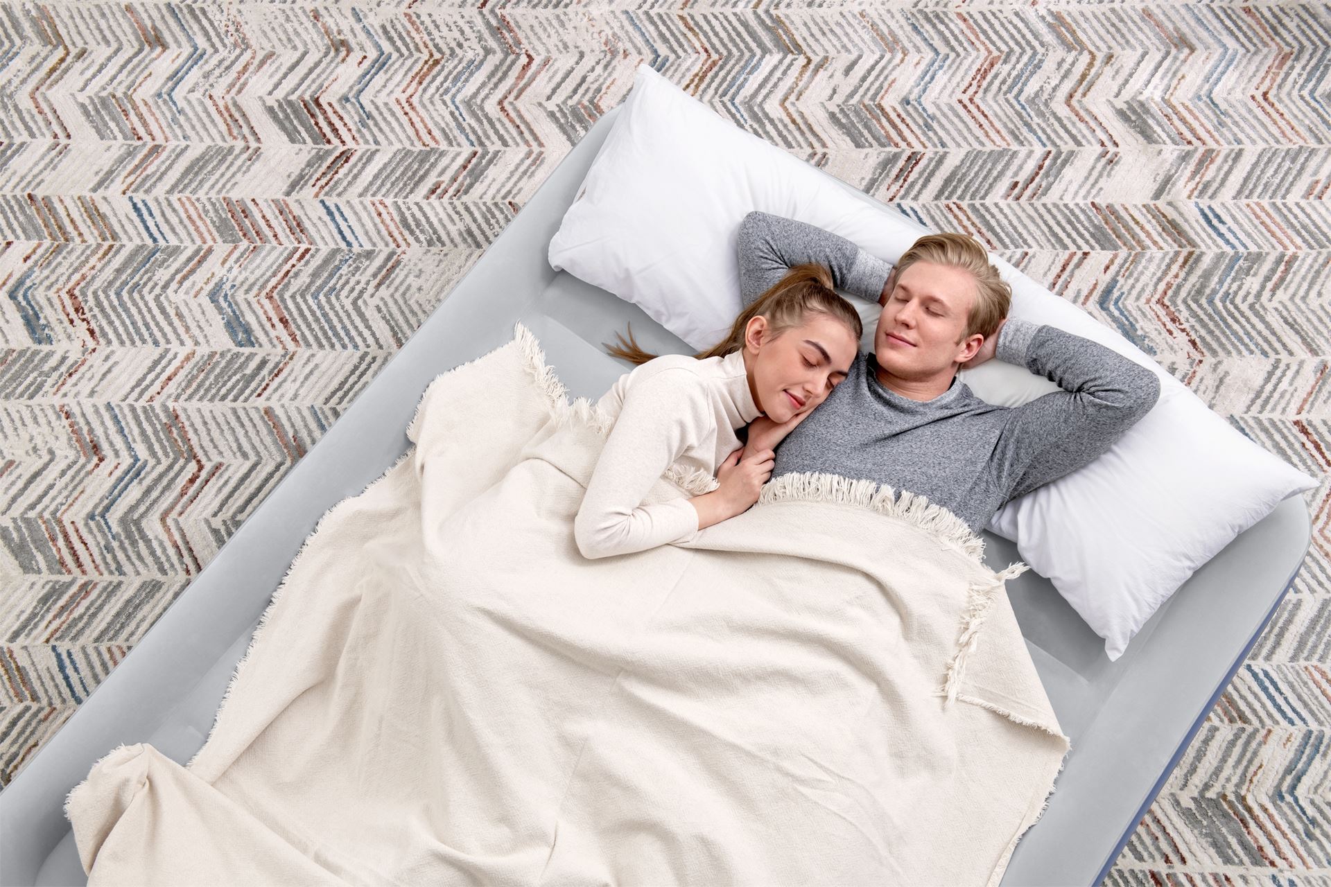 Bestway luchtbed 'Tritech Queen' - 203x152x51 cm - met zijkant, ingebouwde pomp - blauw/wit Bestway-2-03m-x-1-52m-x-51cm-Tritech-Air-Mattress-Queen-Built-in-AC-Pump