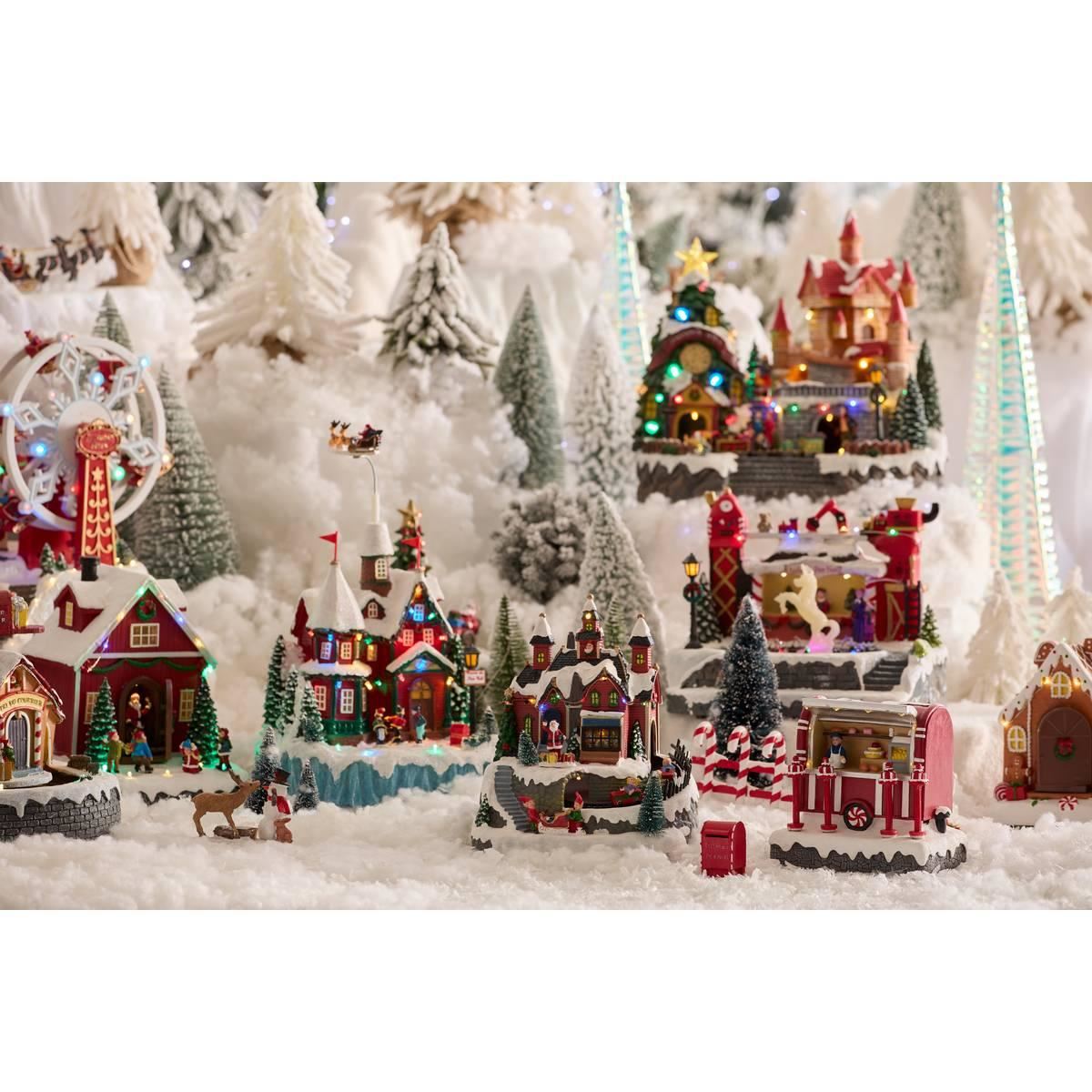 Kerstdorp-Kerstman-huis-met-trein