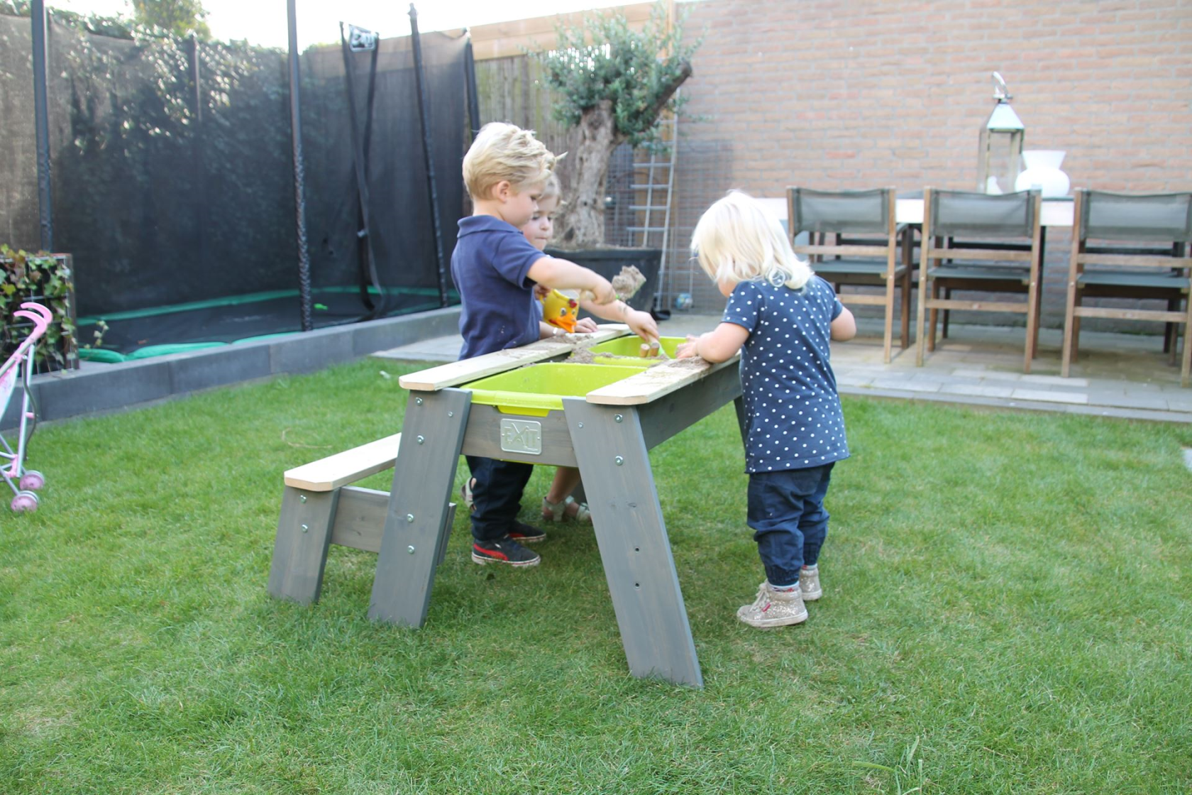 EXIT Aksent sand, water and picnic table (1 bench)