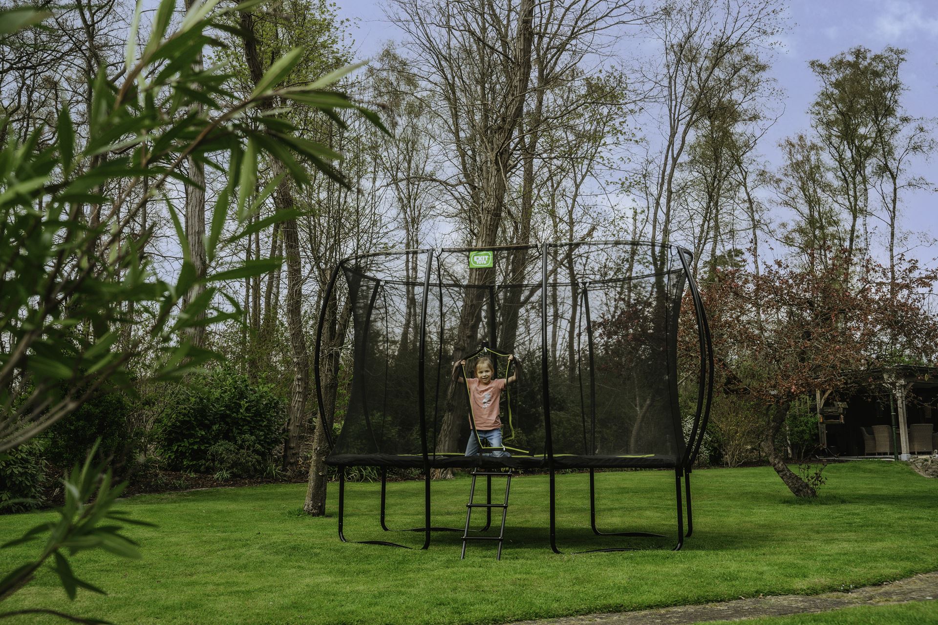 EXIT-Silhouette-trampoline-244x366cm-zwart