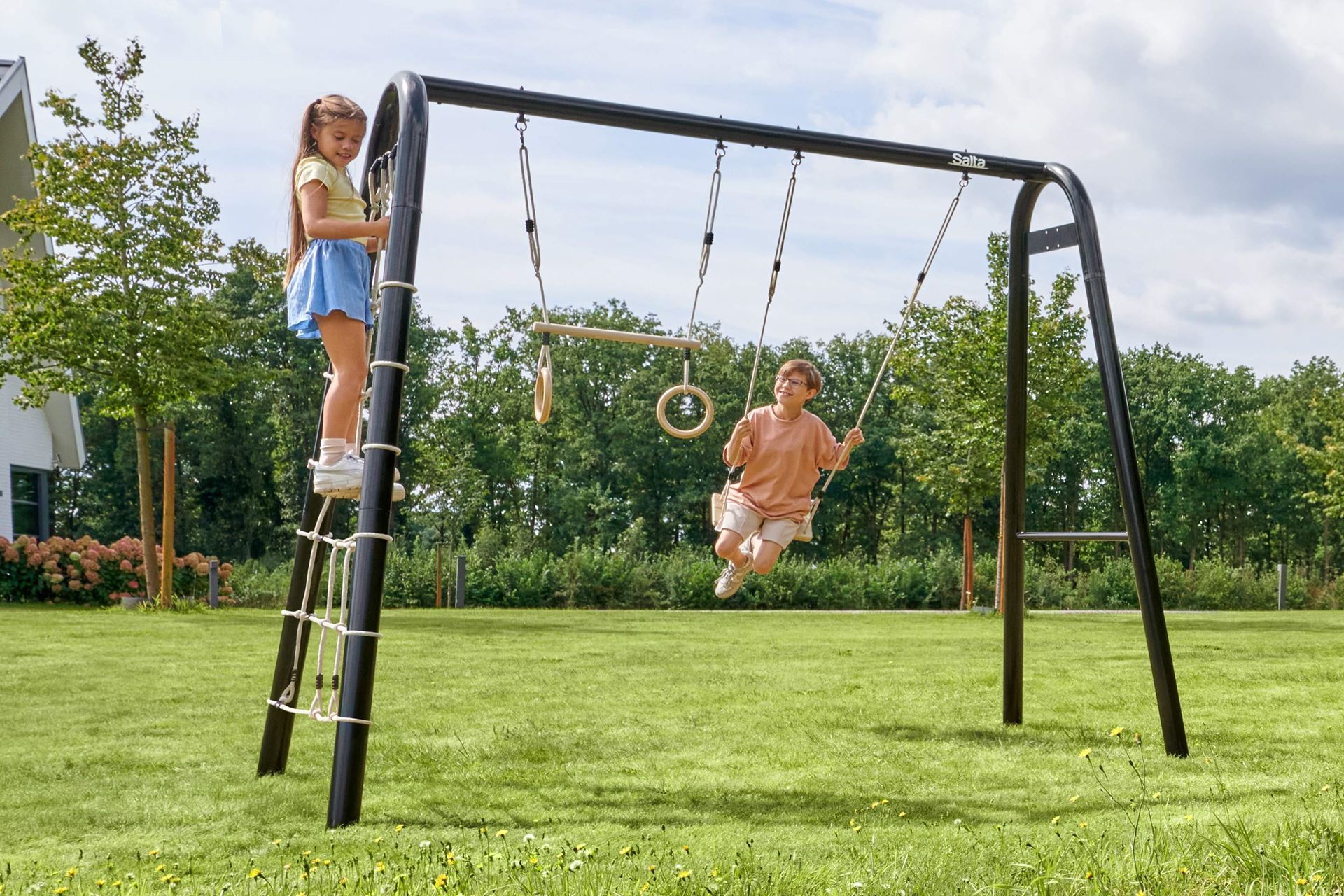 Salta-PlayFit-Swing-L-Set-1-260-x150-x-255-Incl-climbing-rope-swing-trapeze-with-ring